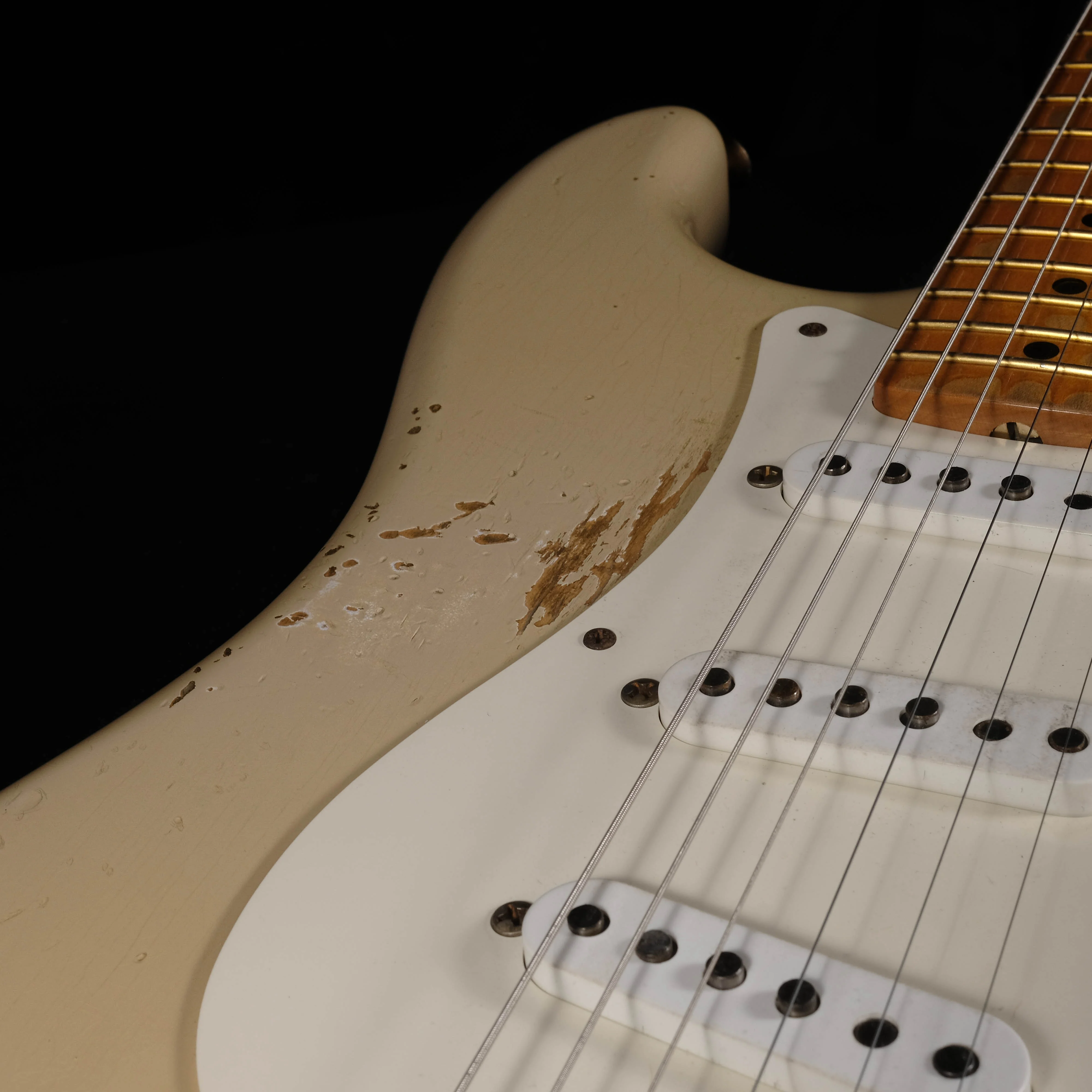 Fender Custom Shop 1956 Stratocaster Heavy Relic Desert Sand - Image 4