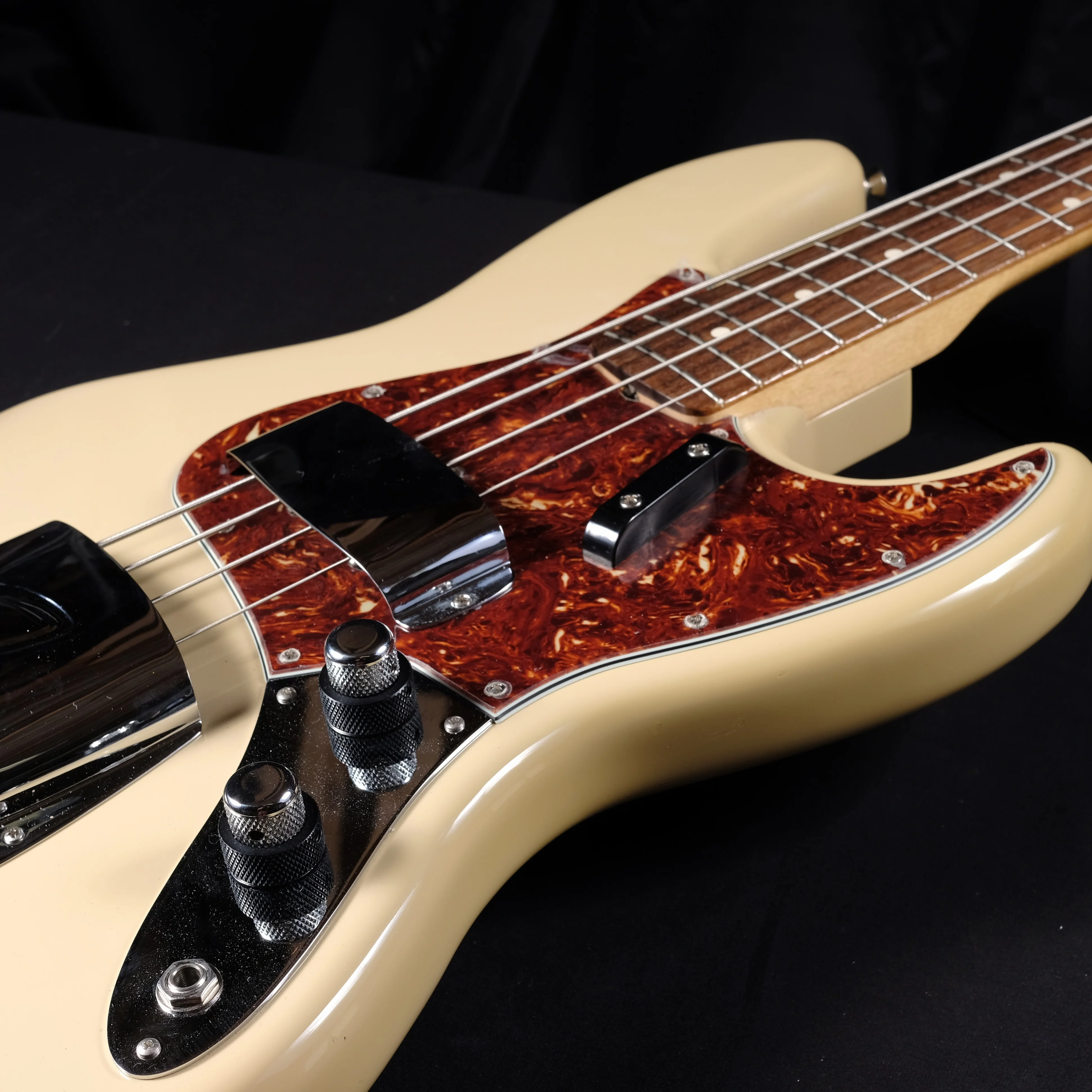 Fender Custom Shop 1960 Jazz Bass NOS Rosewood Fingerboard Desert Sand With Case - Image 3