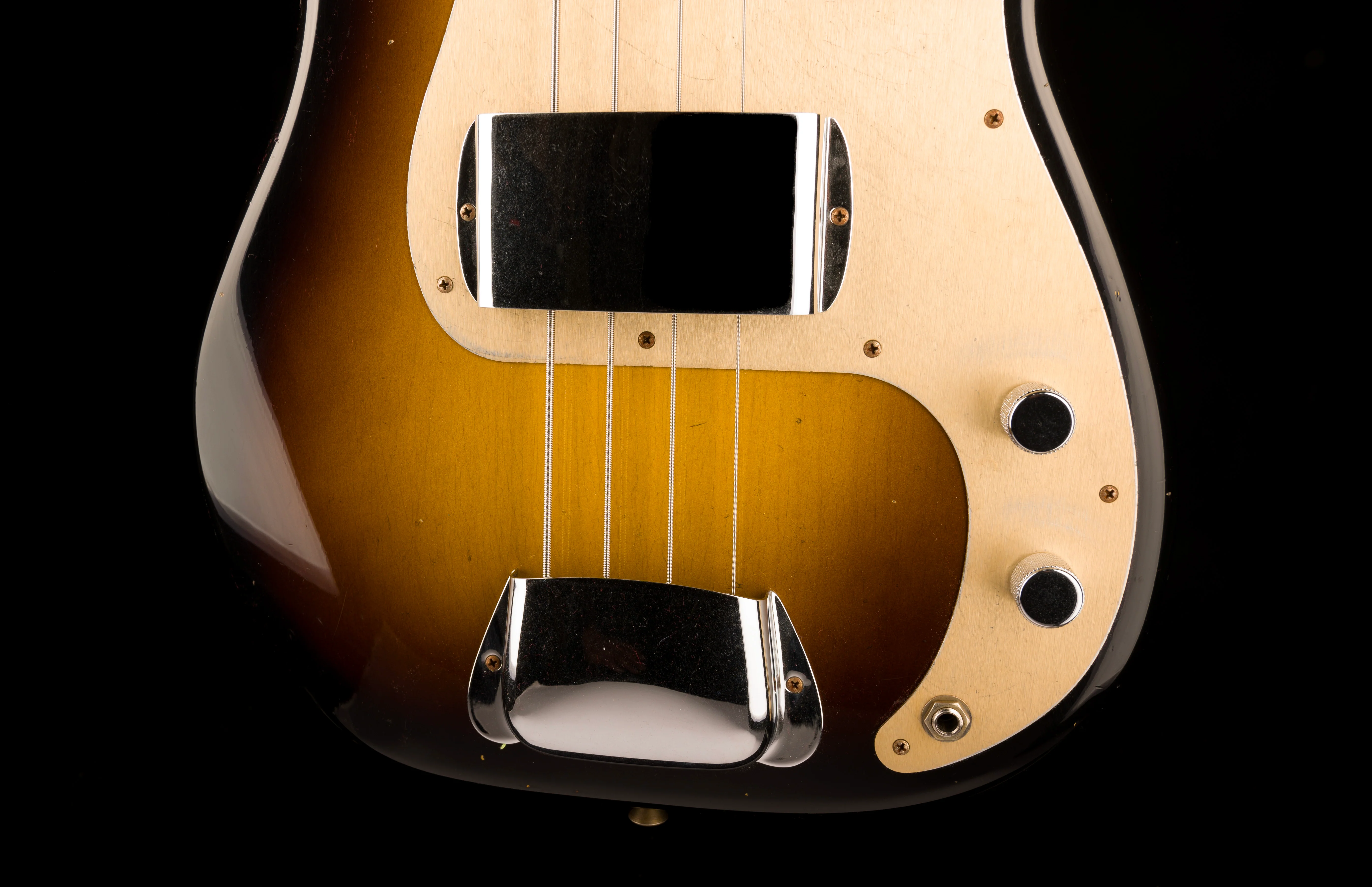 Fender Custom Shop '57 Precision Bass Journeyman Relic Wide-Fade 2 Tone Sunburst - Image 5