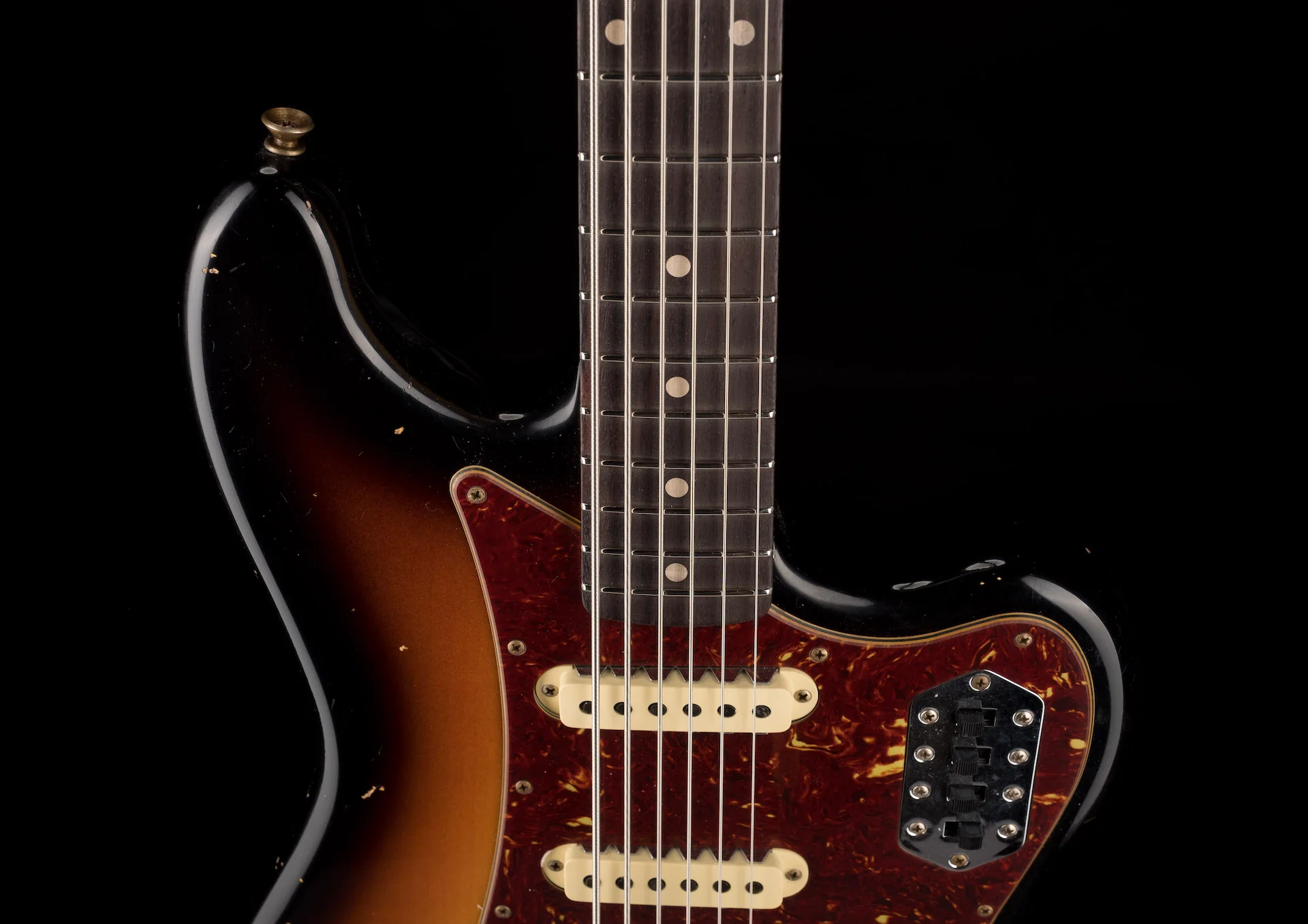 Fender Custom Shop 60's Bass VI Journeyman Relic Wide Fade 3-Tone Sunburst With Case - Image 3