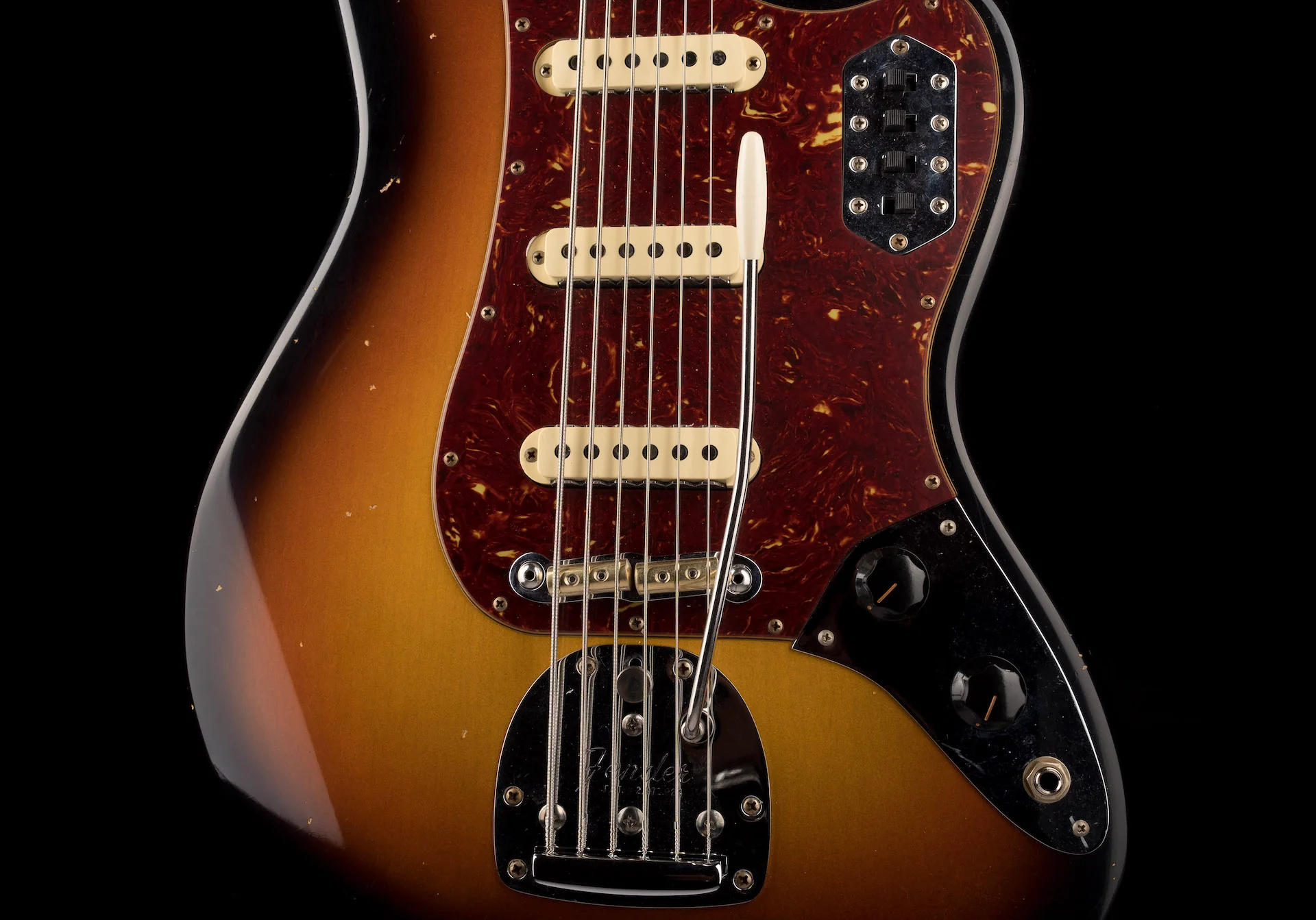 Fender Custom Shop 60's Bass VI Journeyman Relic Wide Fade 3-Tone Sunburst With Case - Image 6