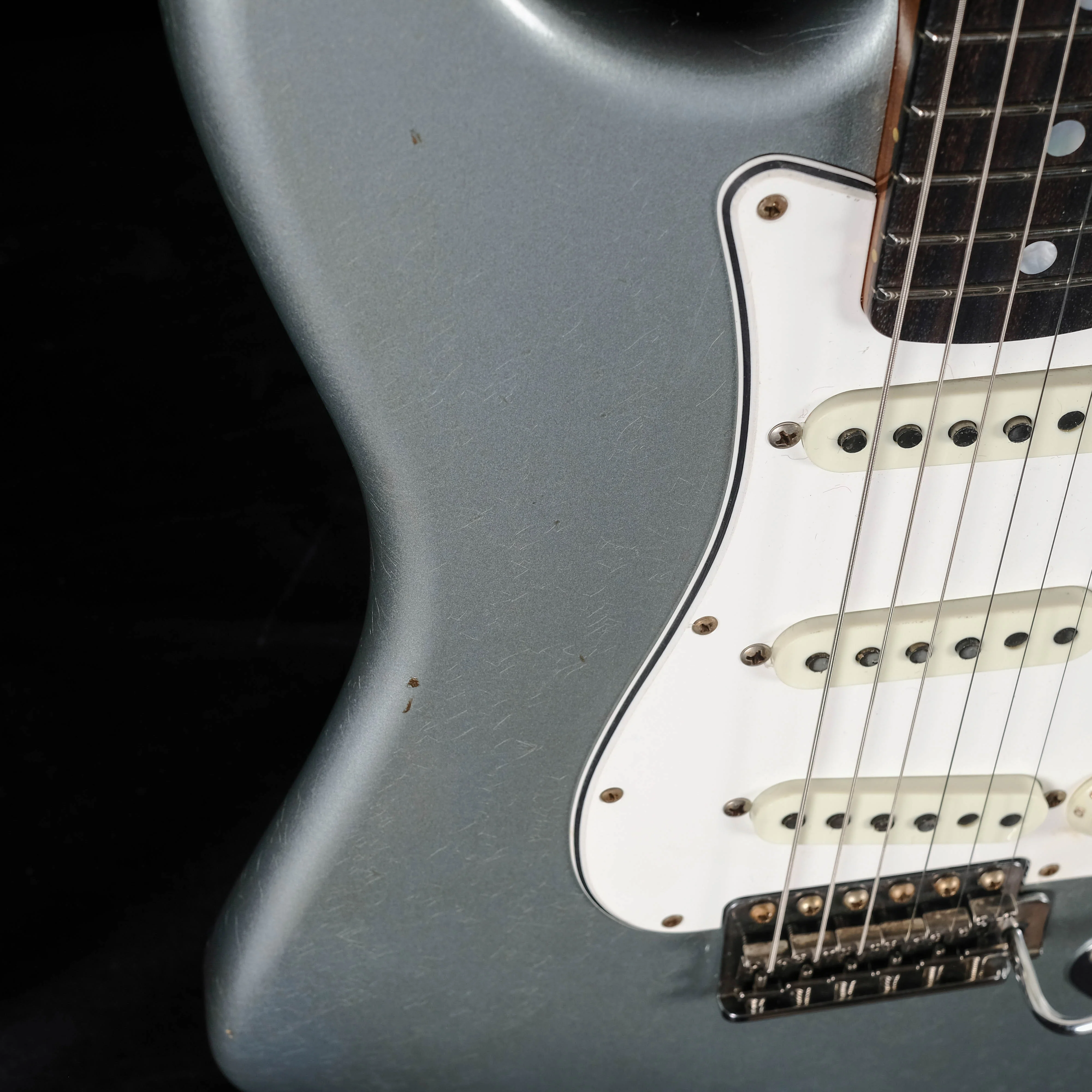 Fender Custom Shop Limited Edition '64 Stratocaster Journeyman Relic Faded Blue Ice Metallic Electric Guitar - Image 5