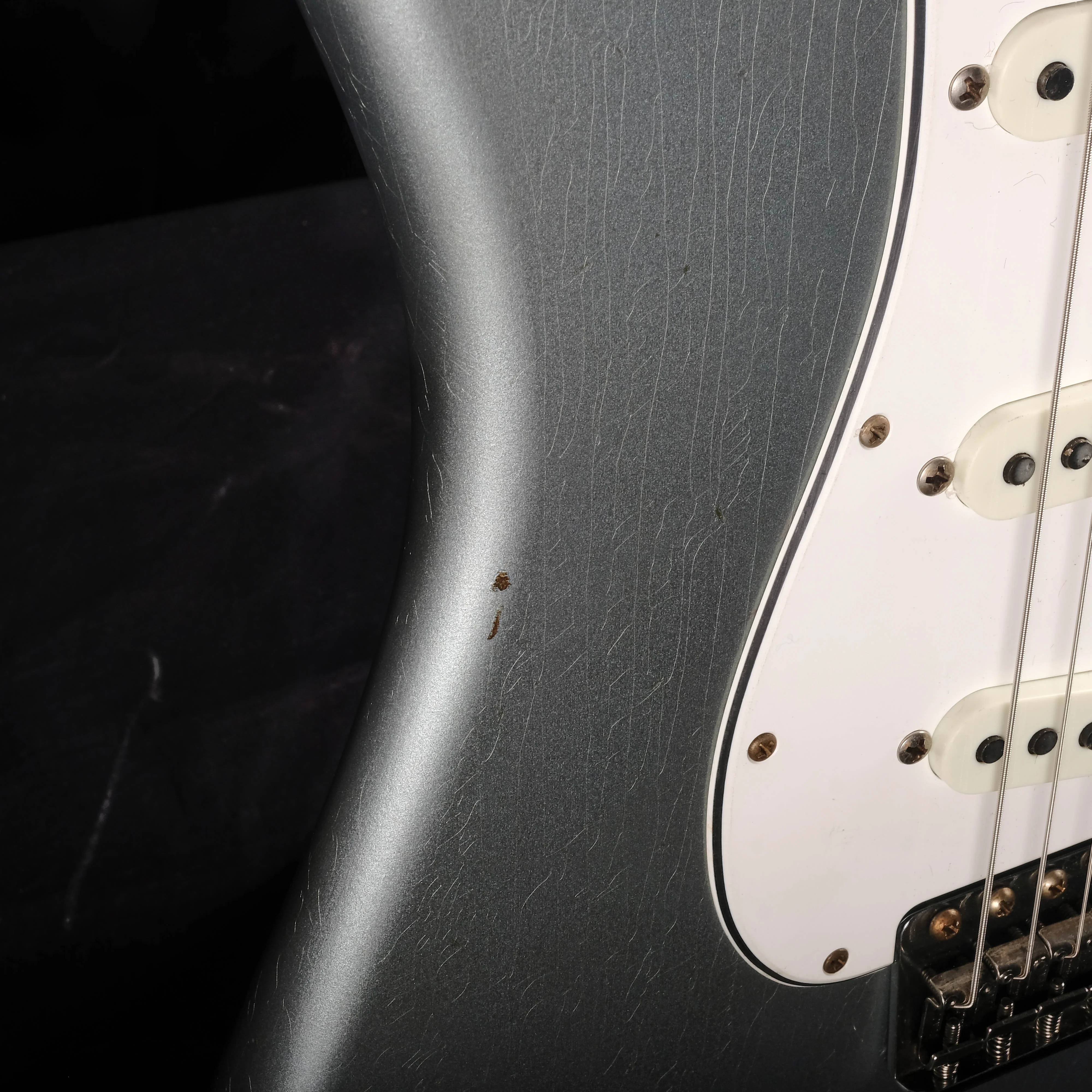 Fender Custom Shop Limited Edition '64 Stratocaster Journeyman Relic Faded Blue Ice Metallic Electric Guitar - Image 8