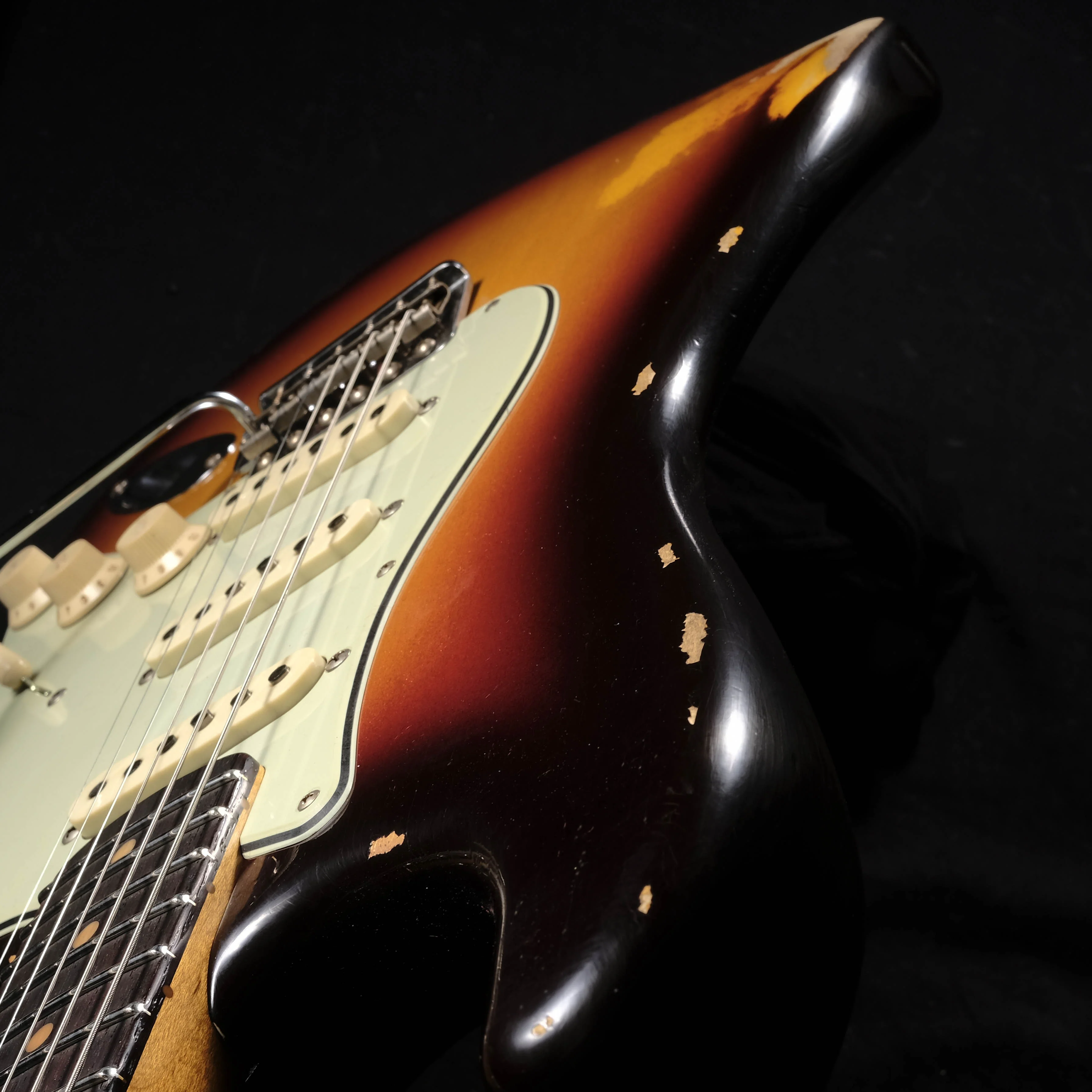 Fender Custom Shop Limited Edition Reverse Headstock '59 Stratocaster Relic Chocolate Sunburst With Case - Image 6
