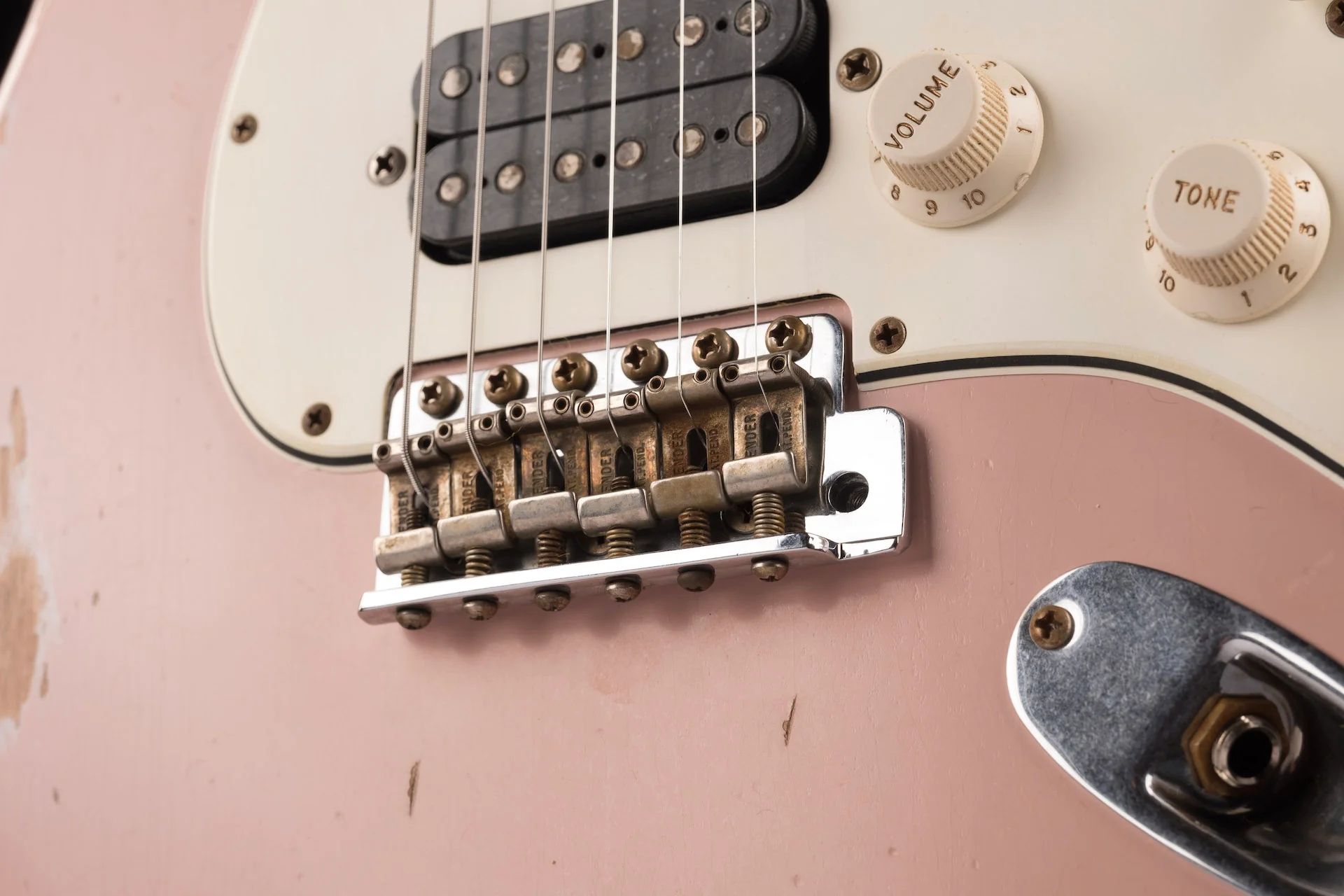 Fender Custom Shop Masterbuilt Paul Waller 1963 Stratocaster HSS Heavy Relic Dirty Shell Pink - Image 5