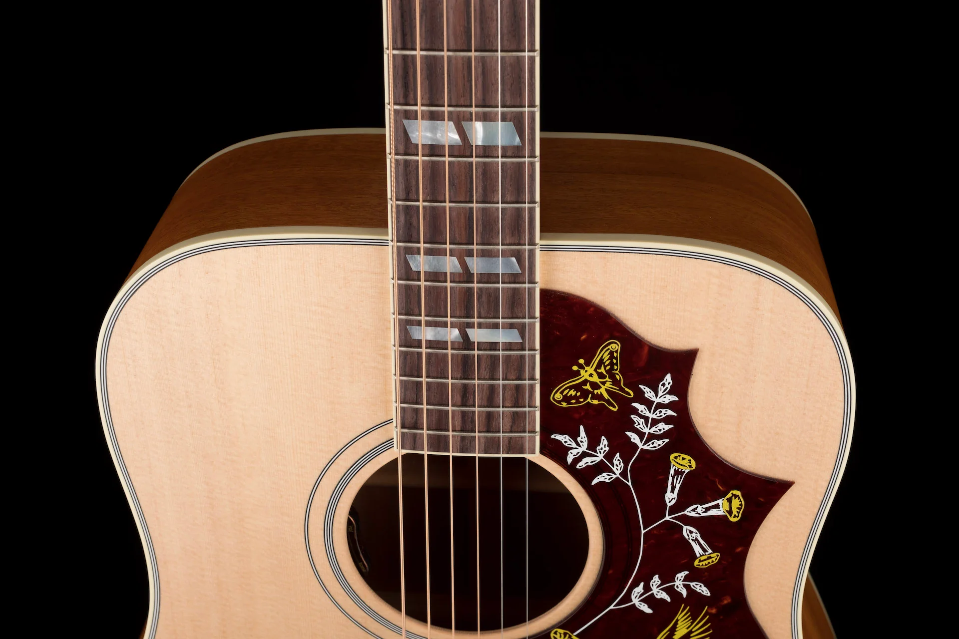 Gibson Hummingbird Faded Natural with Case - Image 3