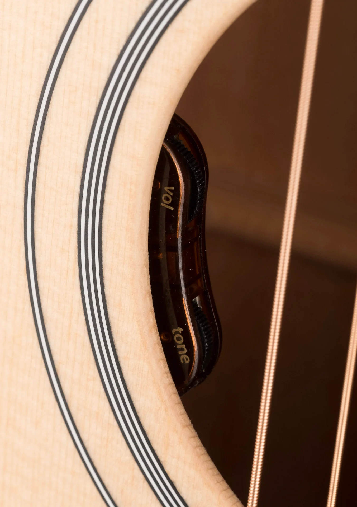 Gibson Hummingbird Faded Natural with Case - Image 6