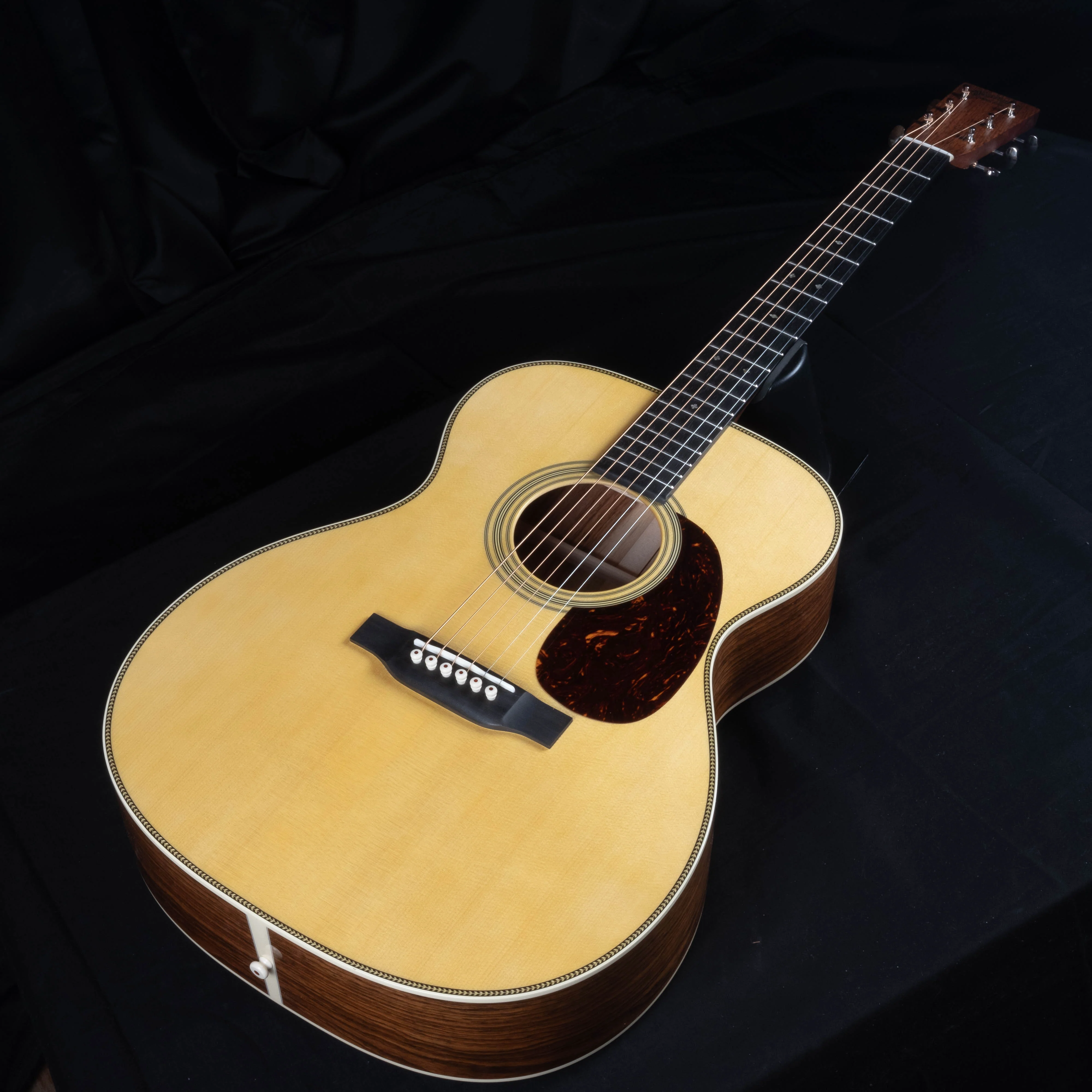 Martin Custom Shop 000 Size 28 Style Guatemalan Rosewood with Engelmann Spruce Top - Image 3