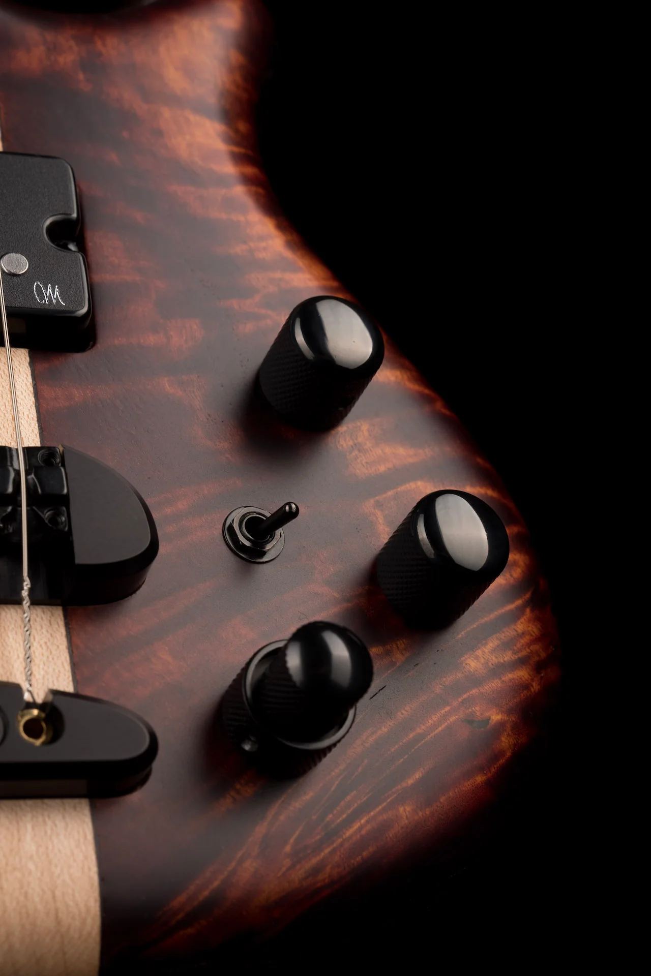 Mayones Cali4 Bass 17.5" Scale 3A Burl Maple Top/Swamp Ash Body Trans Root Beer Finish with Case - Image 5