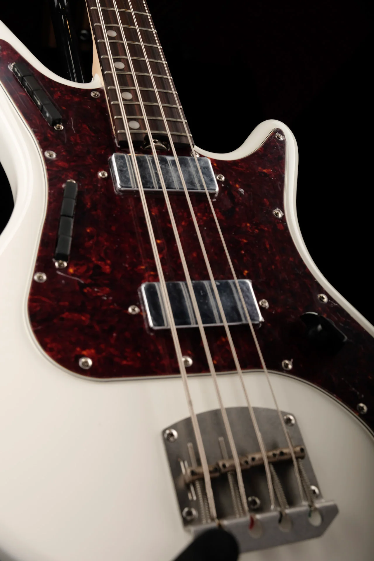 Nordstrand Audio Acinonyx Short Scale Bass - Olympic White Tortoise Pickguard with Gig Bag - Image 6