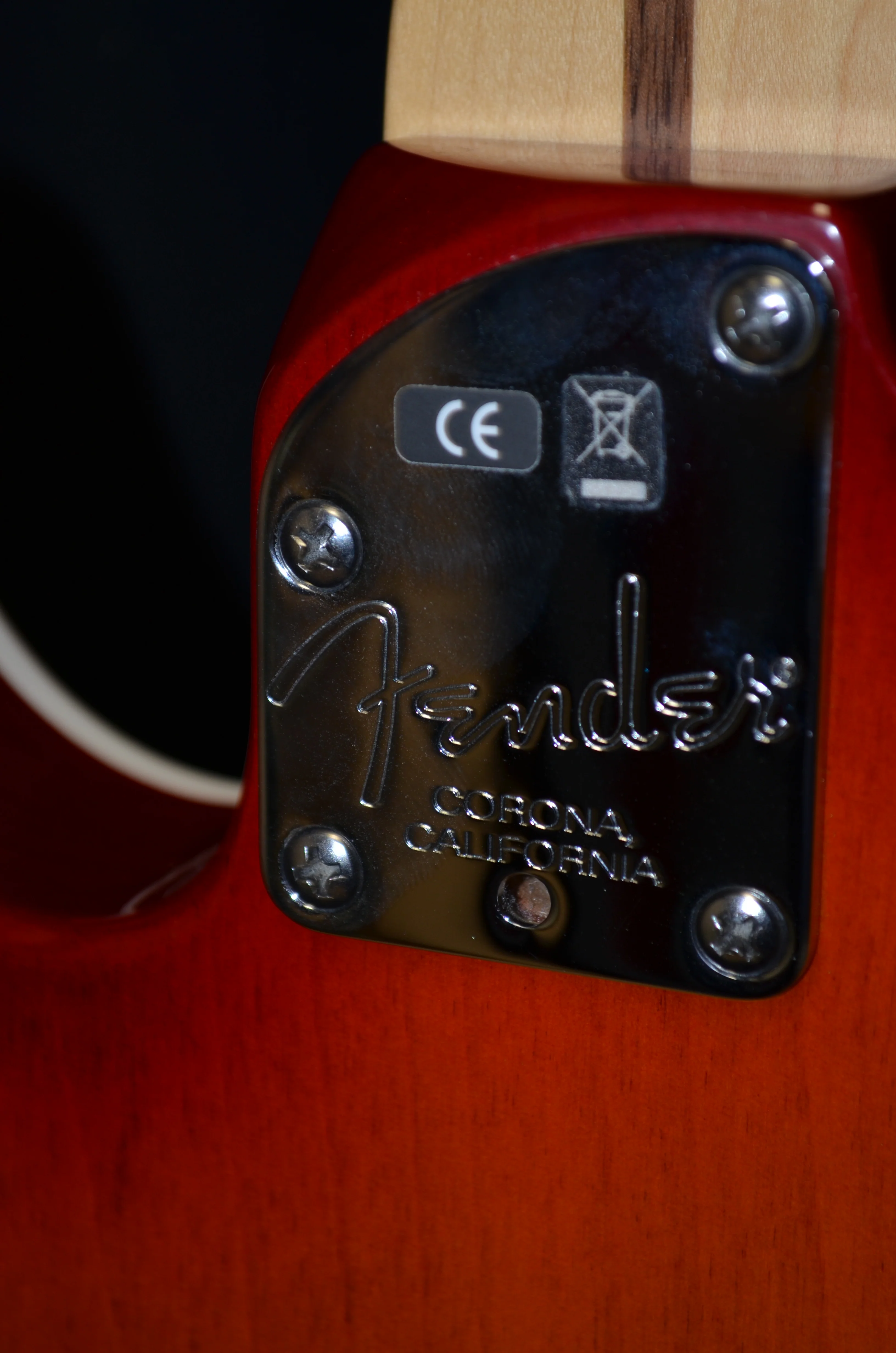 Pre Owned Fender American Deluxe Telecaster Cherryburst With OHSC - Image 5