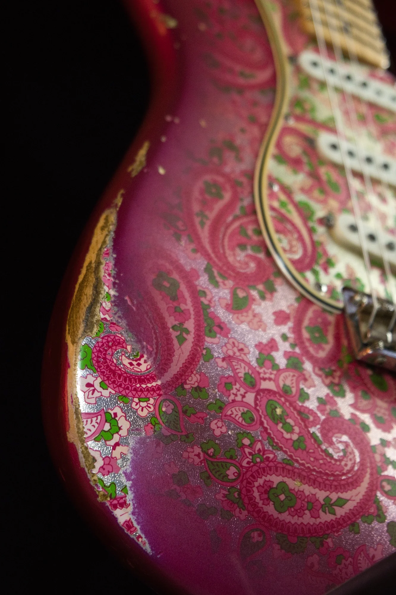 Pre Owned 2019 Limited Edition Fender Custom Shop '68 Relic Strat Pink Paisley w/ OHSC - Image 5