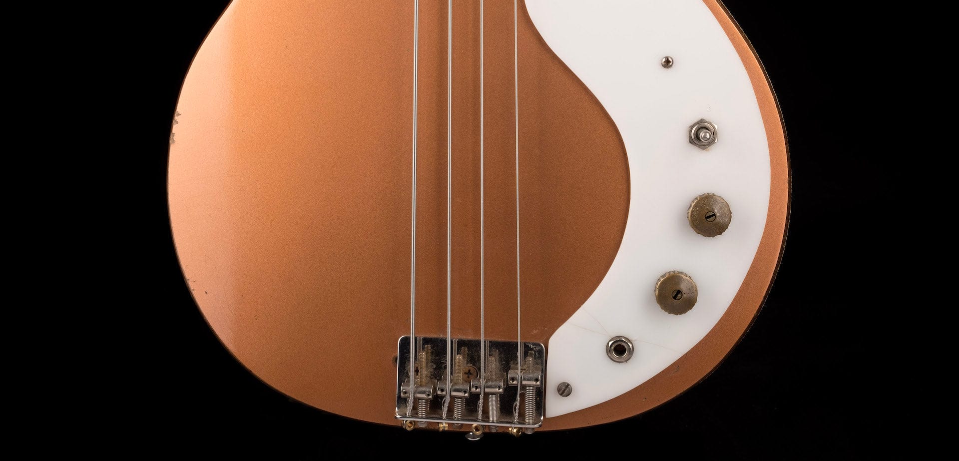 Vintage 1960's Danelectro Model 3412 Shorthorn Bass Copper With Bag - Image 5