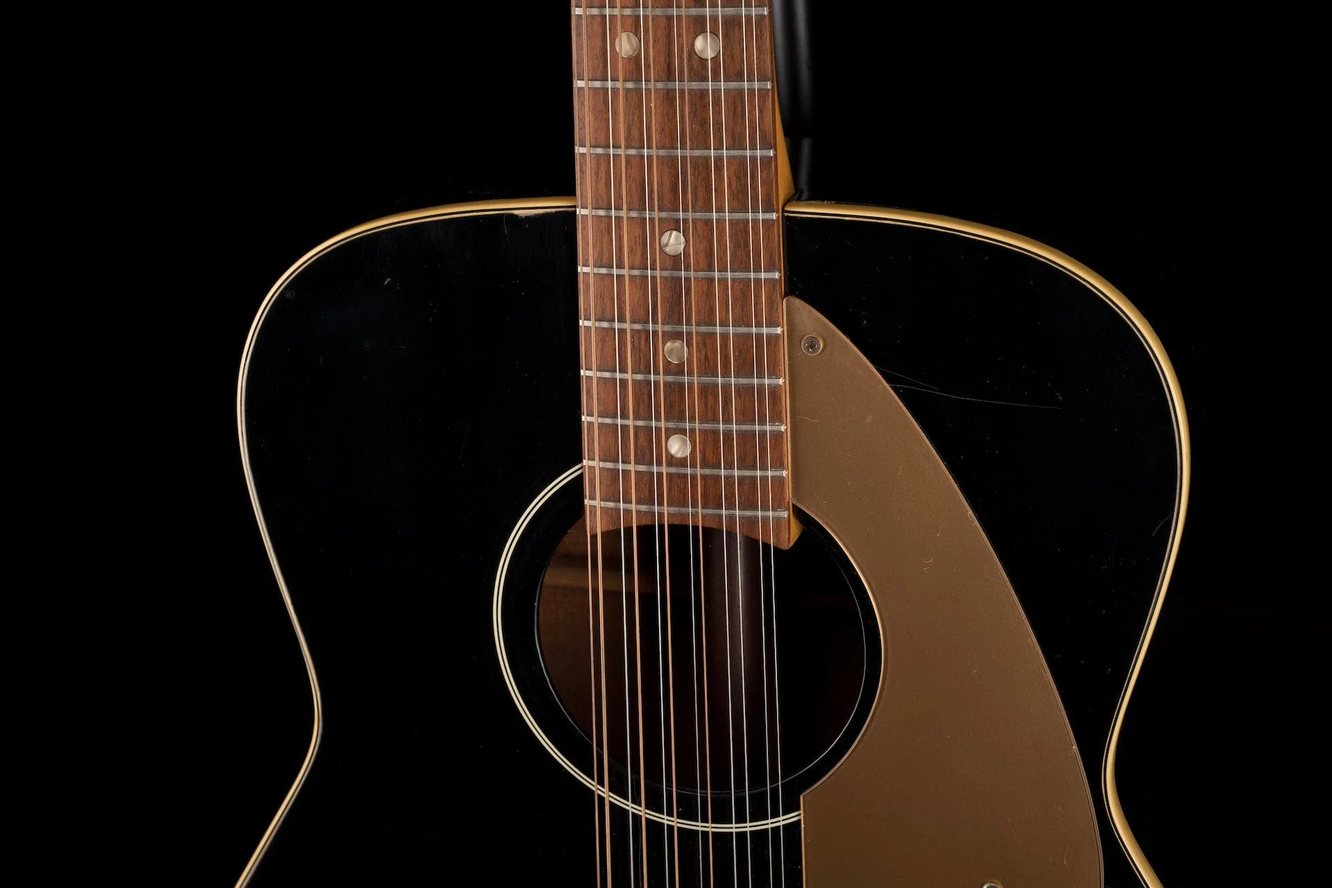 Pre-owned 1968 Fender Villager Acoustic - Rare Black Version - Image 3