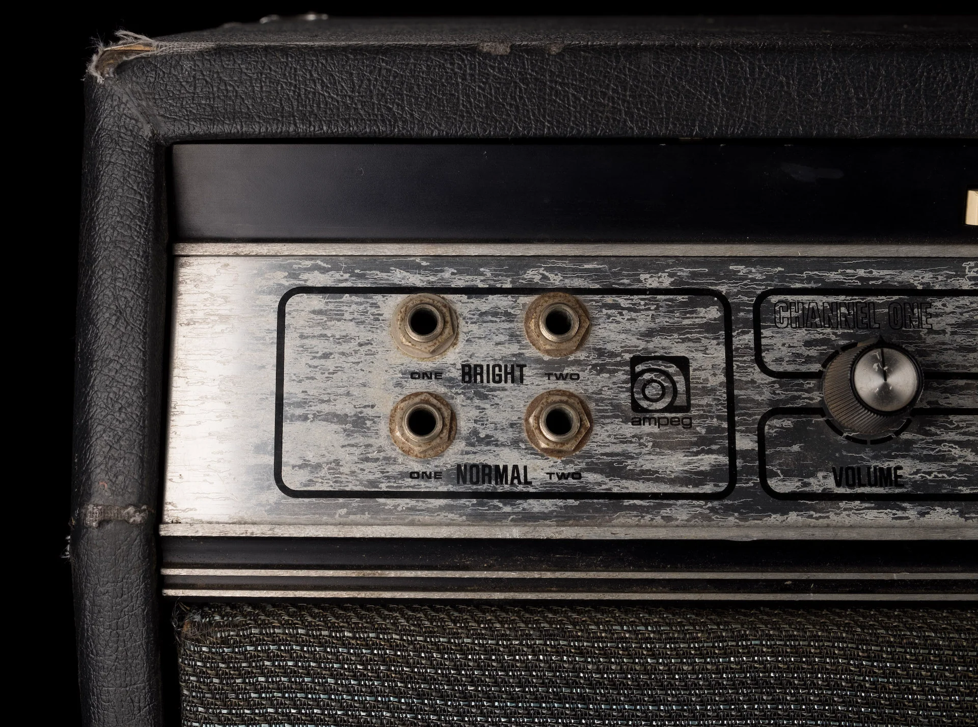Vintage 1976 Ampeg SVT Curved Line Bass Amp Head With Road Case - Image 4