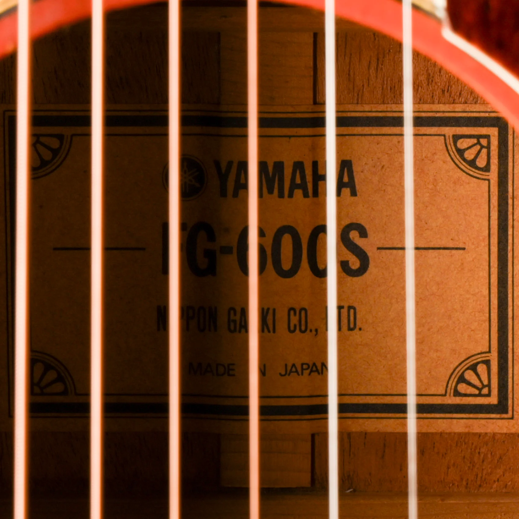 Pre Owned 1976 Yamaha FG-600S Sunburst Acoustic Guitar With Case - Image 6