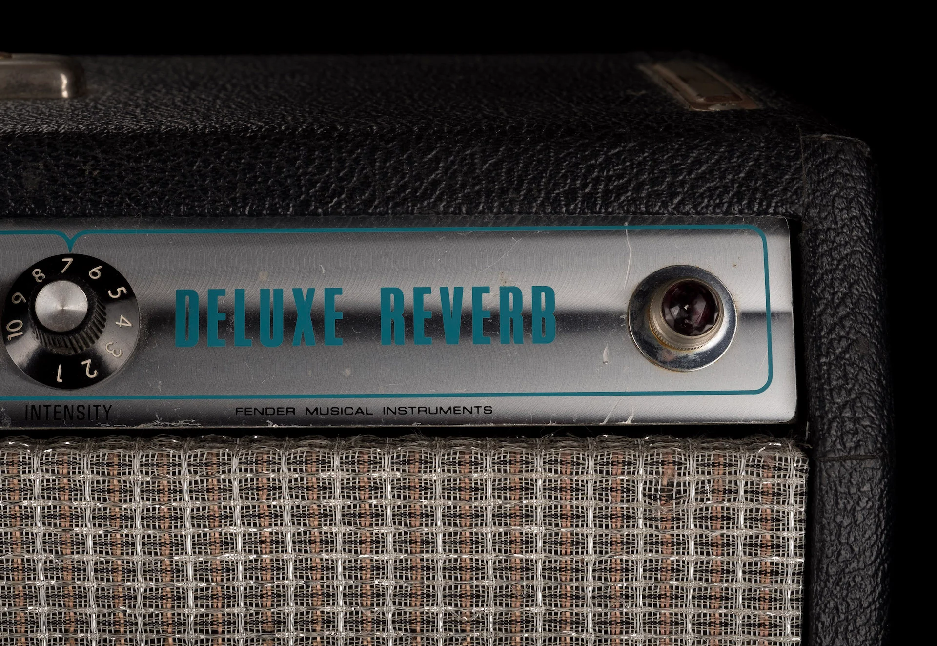 Pre Owned 1978 Fender Silver Face Deluxe Reverb Guitar Amp Combo - Image 6
