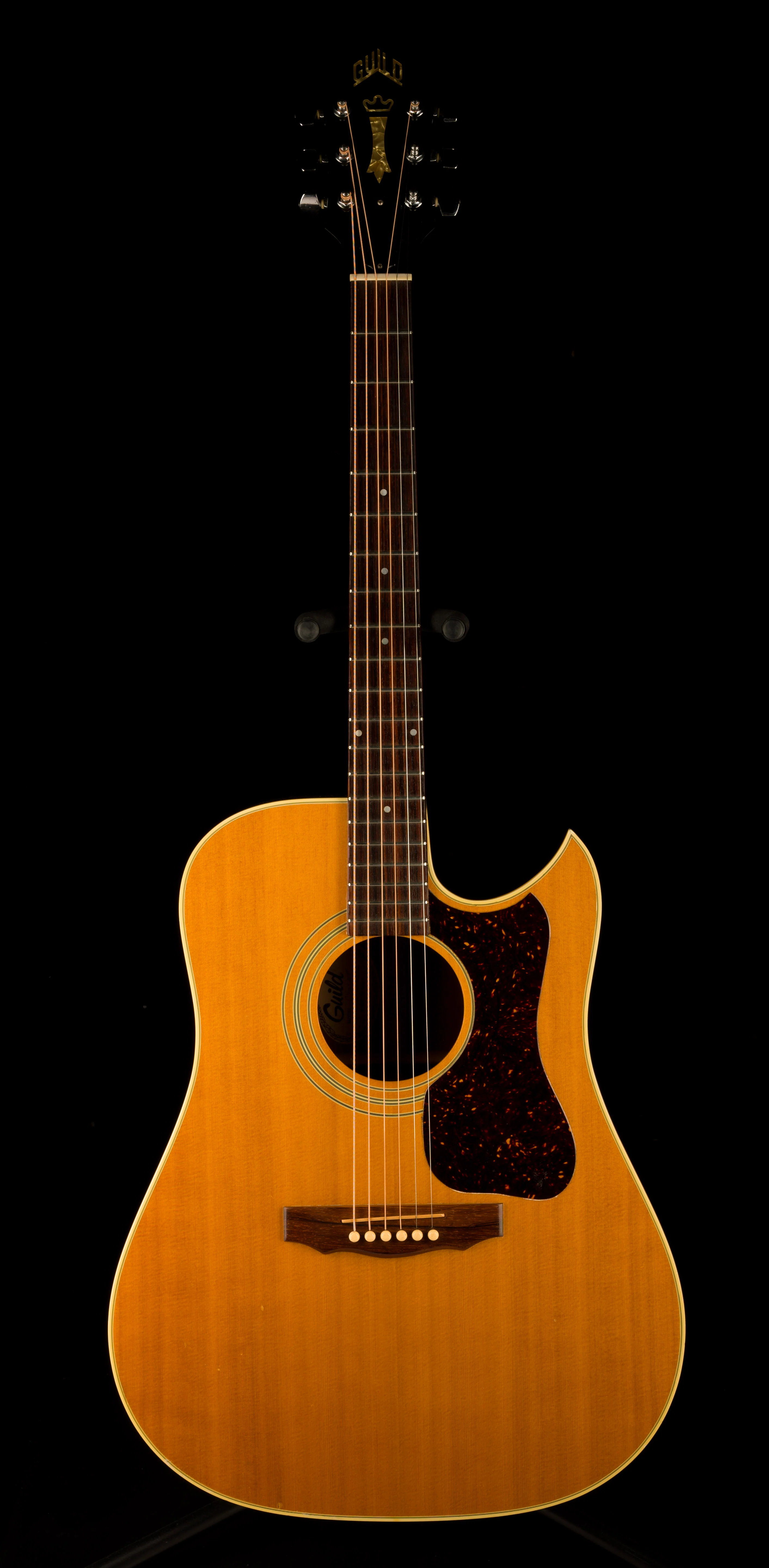 Vintage 1982 Guild D40C Natural Acoustic Guitar With OHSC - Image 2