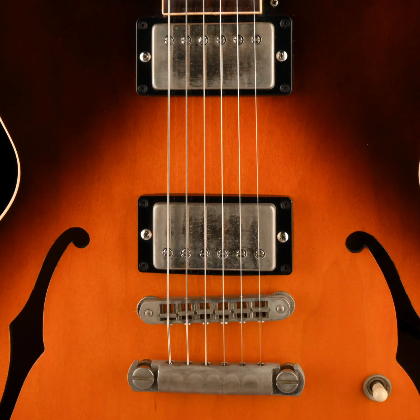 Pre Owned 1988 Gibson ES-335 Sunburst Electric Guitar With OHSC - Image 4