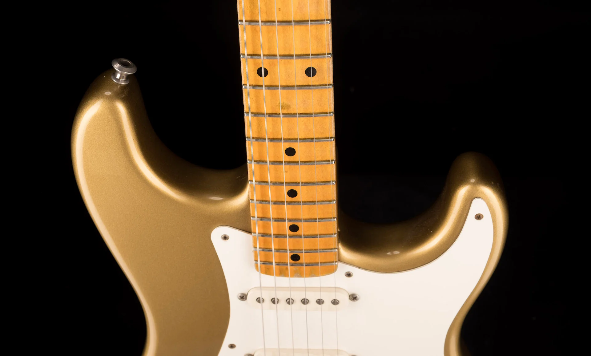 Pre Owned 1990s Fender Made In Japan VJ ST-57 Strat Gold With Gig Bag - Image 3