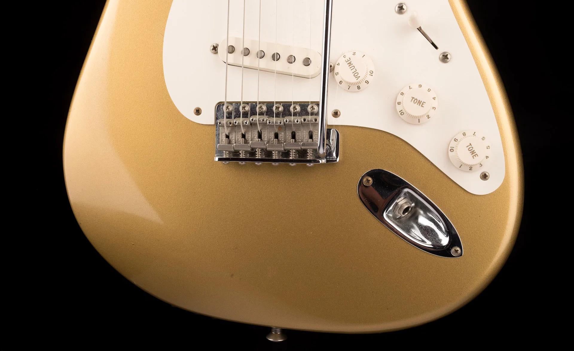 Pre Owned 1990s Fender Made In Japan VJ ST-57 Strat Gold With Gig Bag - Image 5