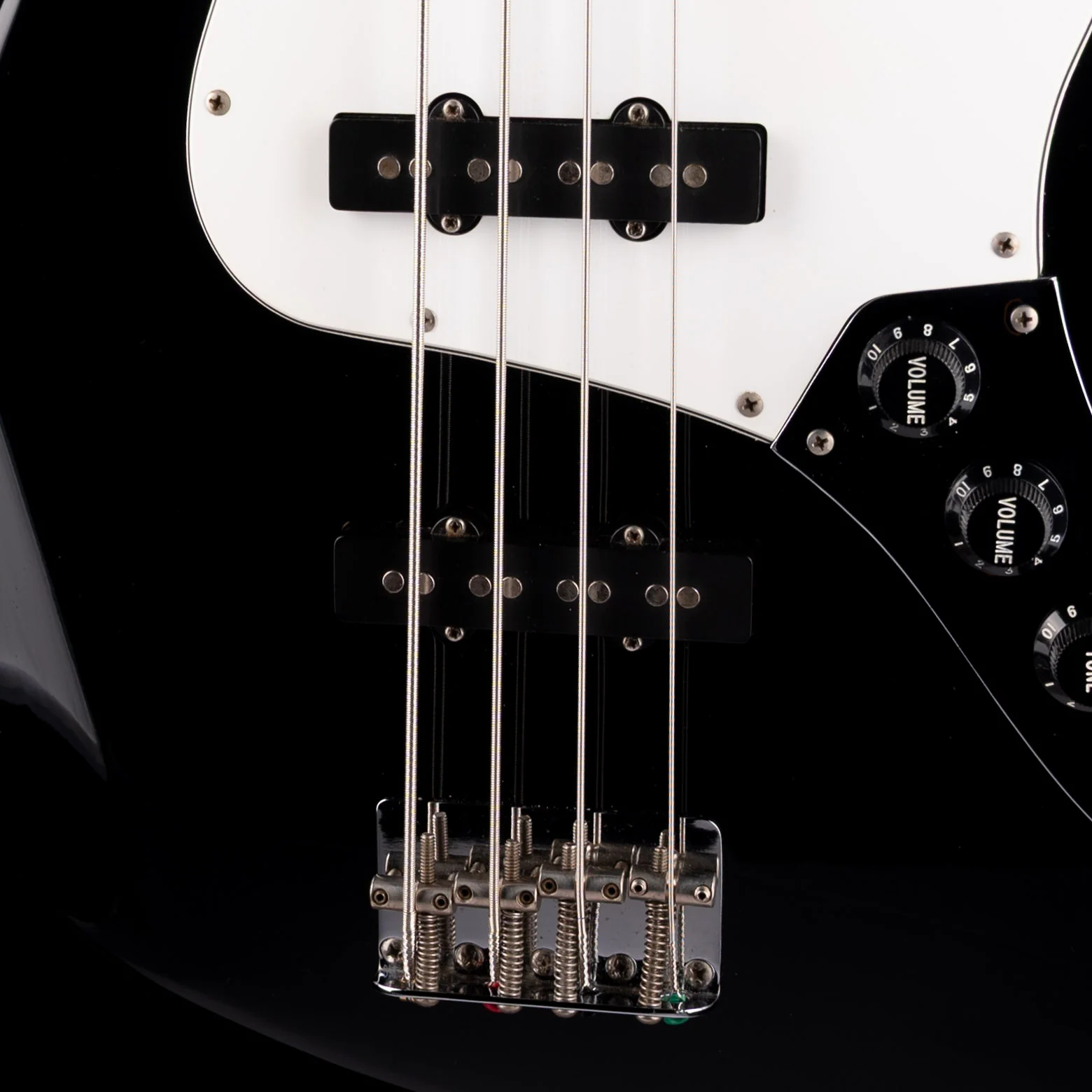 Pre Owned 1993 Fender Standard Jazz Bass Black With Case - Image 4
