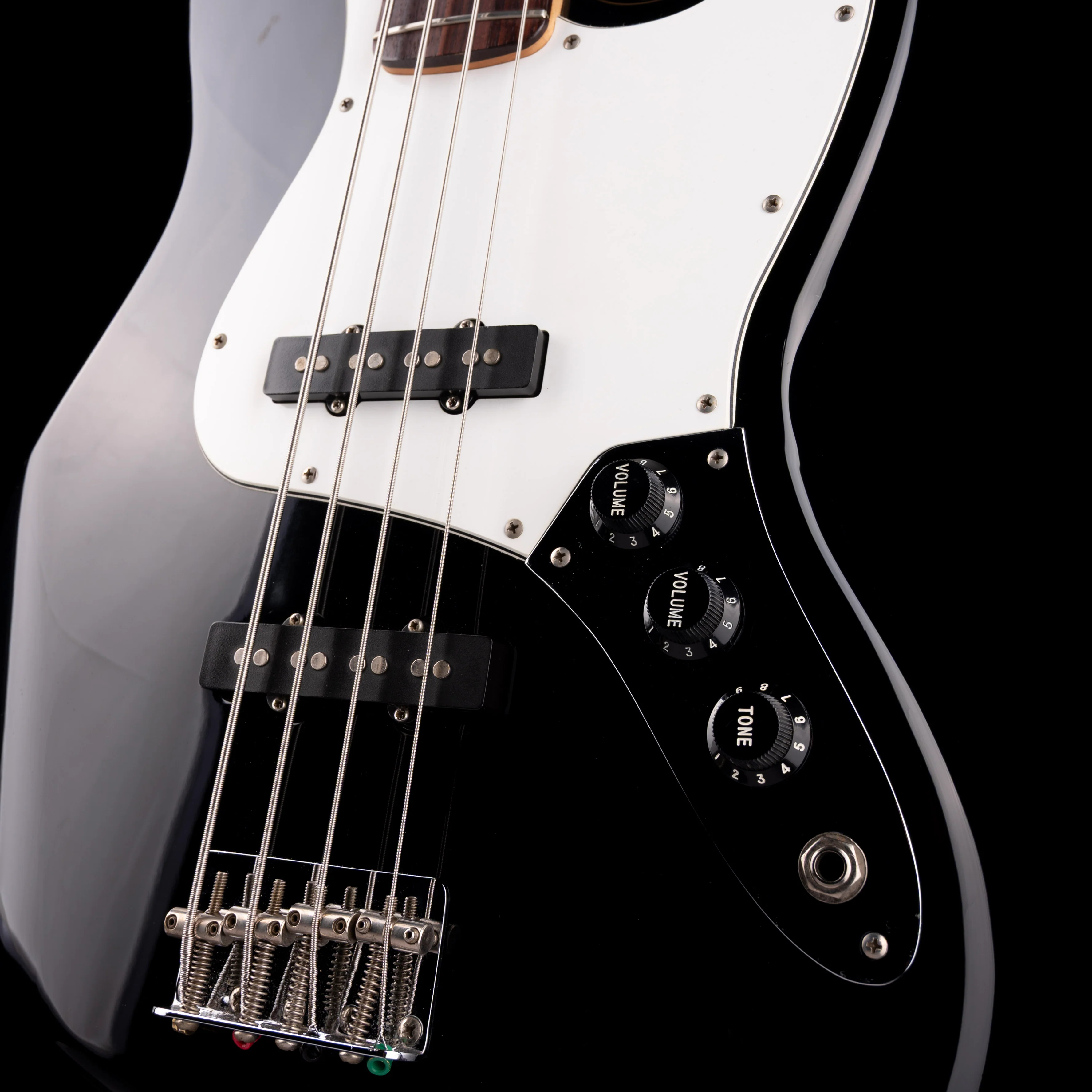Pre Owned 1993 Fender Standard Jazz Bass Black With Case - Image 5