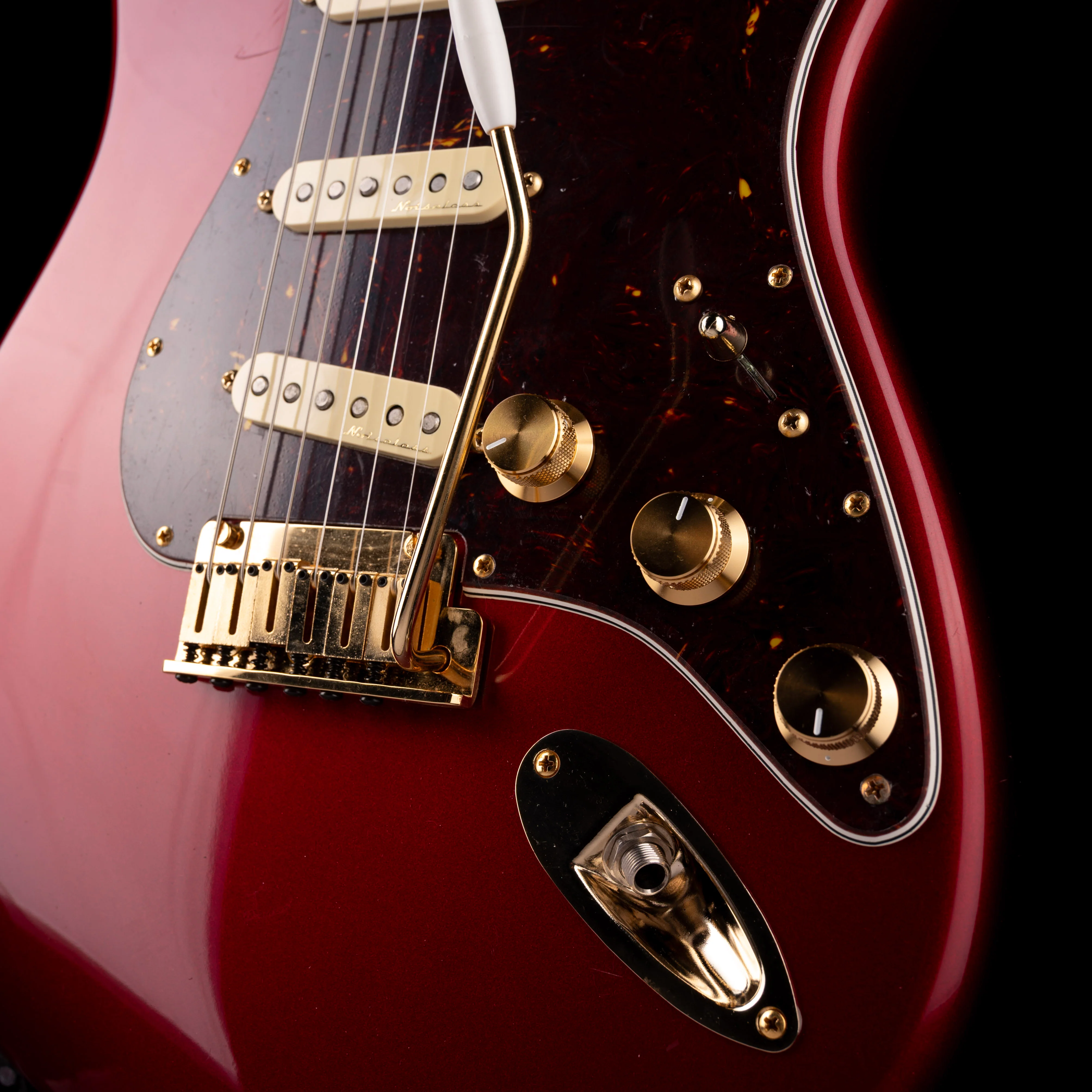Pre Owned 1997 Fender American Standard Stratocaster Candy Apple Red With OHSC - Image 5