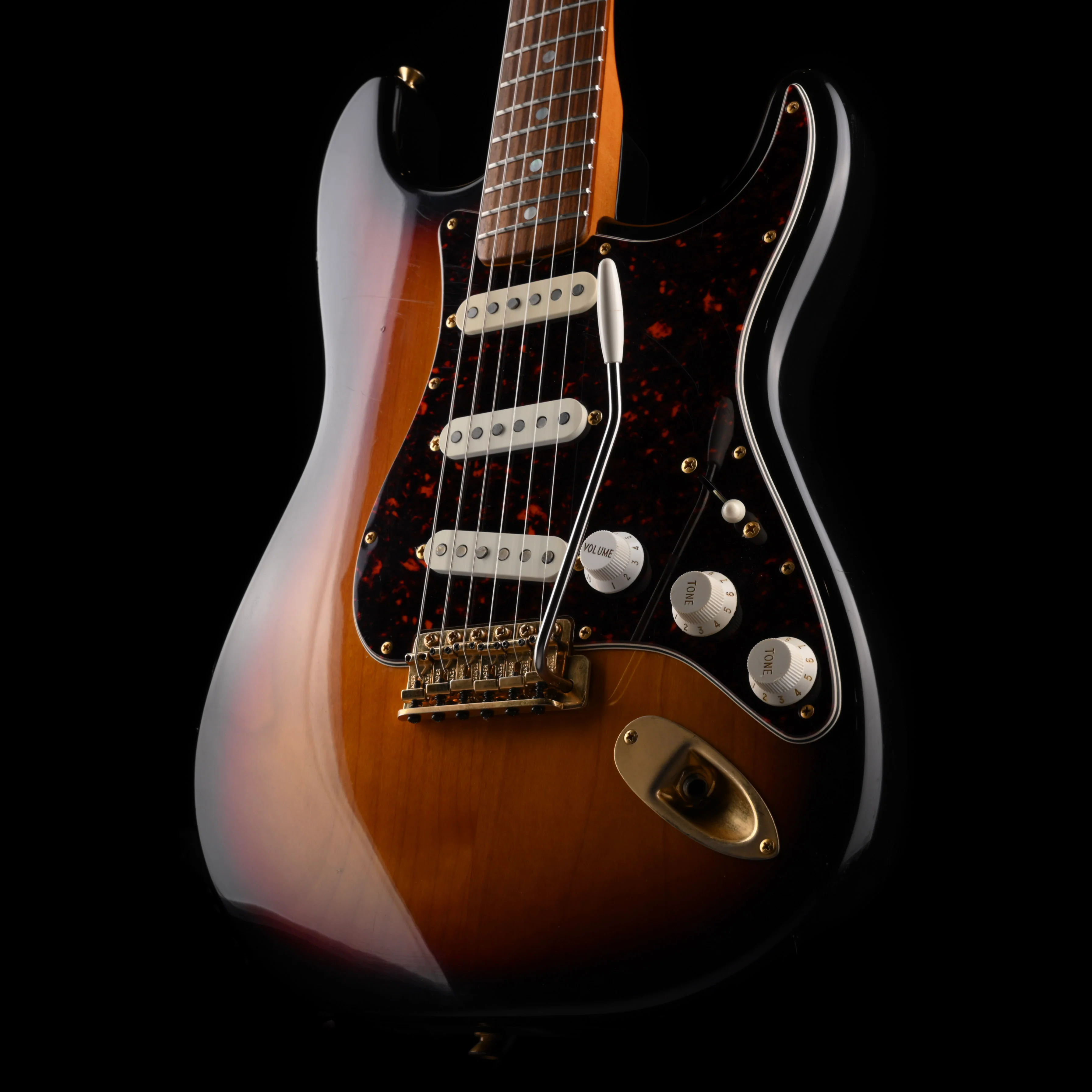 Pre Owned 1997 Fender Stratocaster Collector's Edition 3-Tone Sunburst #1661 of 1997 With OHSC - Image 3