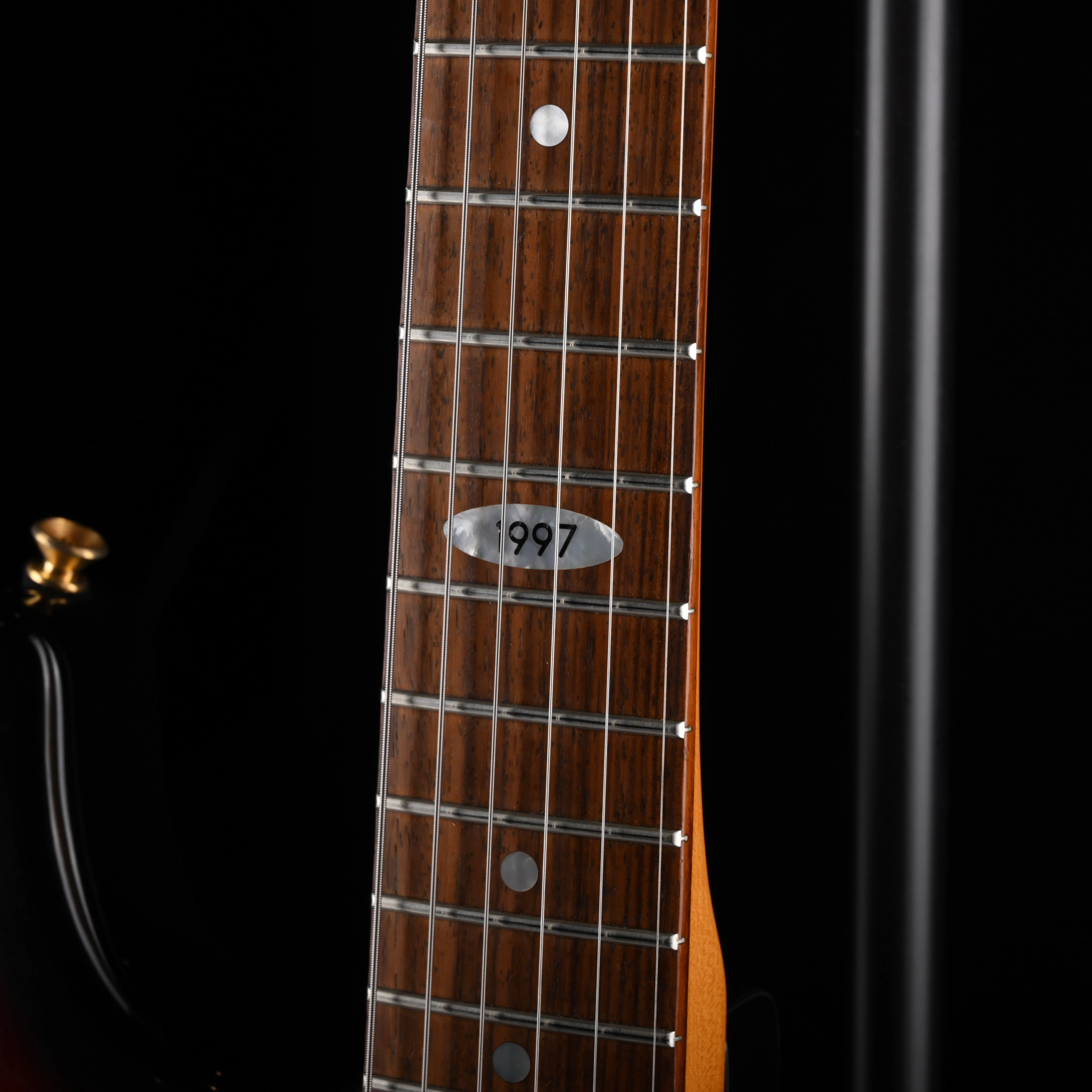 Pre Owned 1997 Fender Stratocaster Collector's Edition 3-Tone Sunburst #1661 of 1997 With OHSC - Image 4