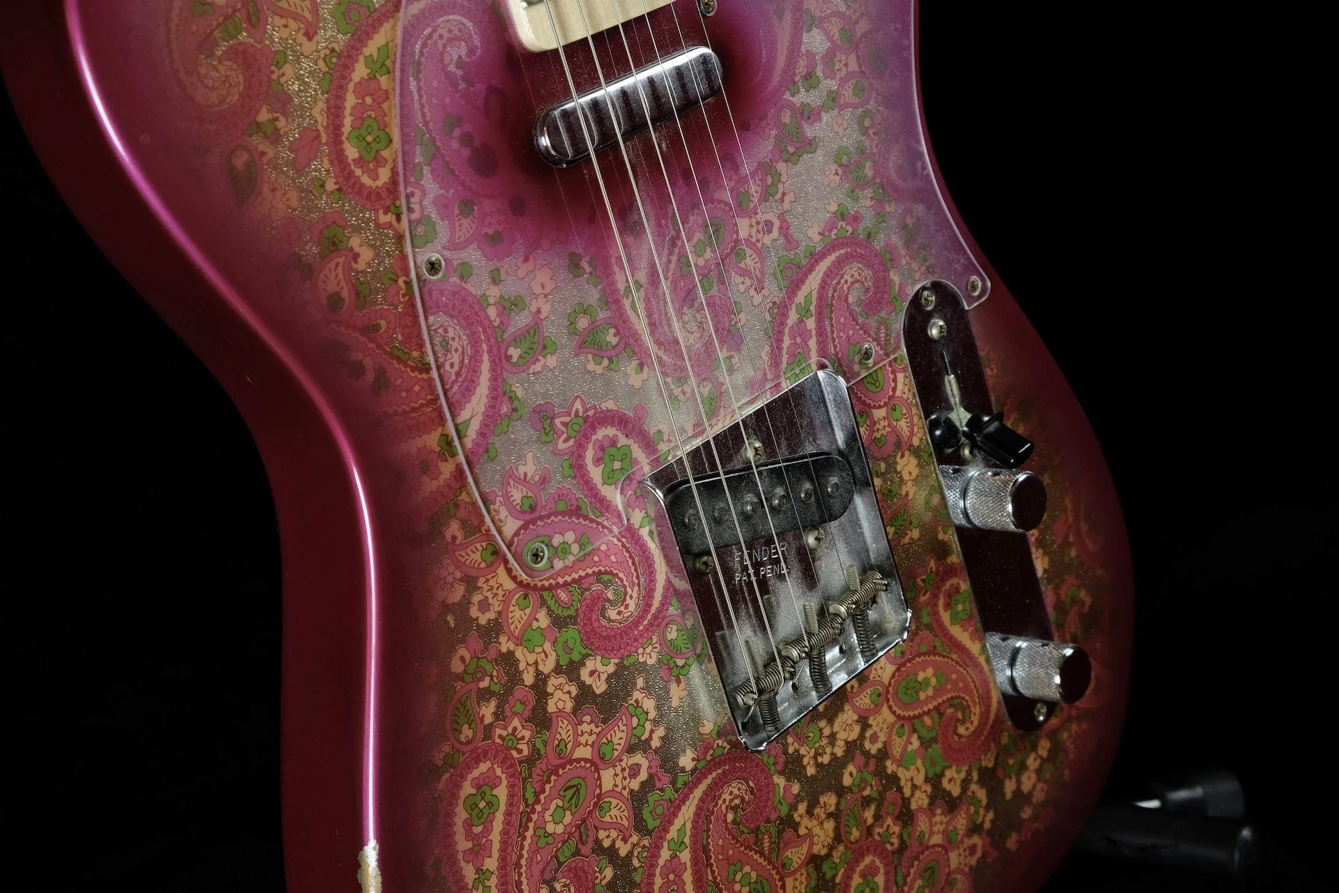 Pre-Owned 2004 Fender Custom Shop Relic '69 Pink Paisley Telecaster With OHSC - Image 4