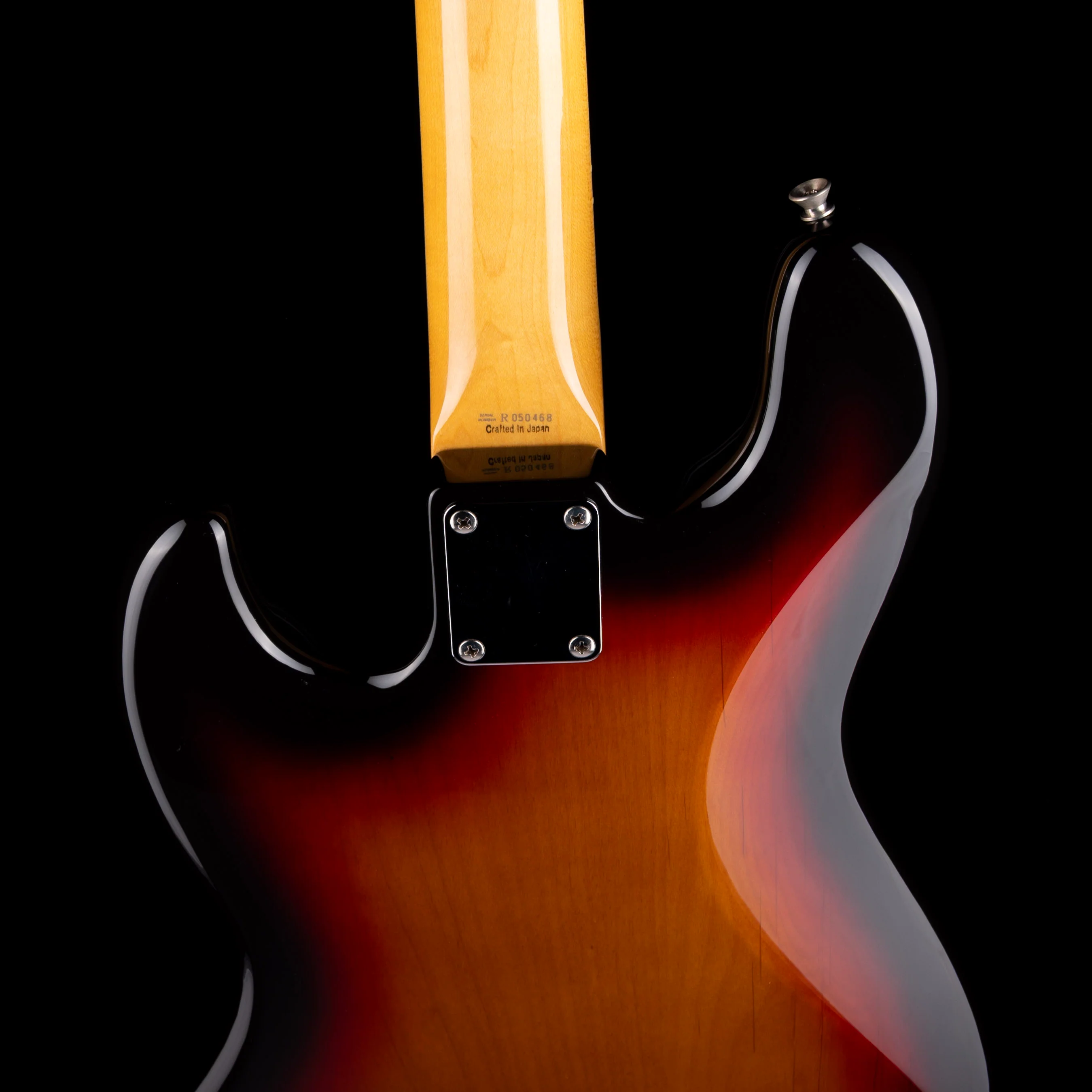 Pre Owned 2004 Fender Made in Japan 1962 Reissue Jazz Bass 3-Tone Sunburst With Case - Image 11