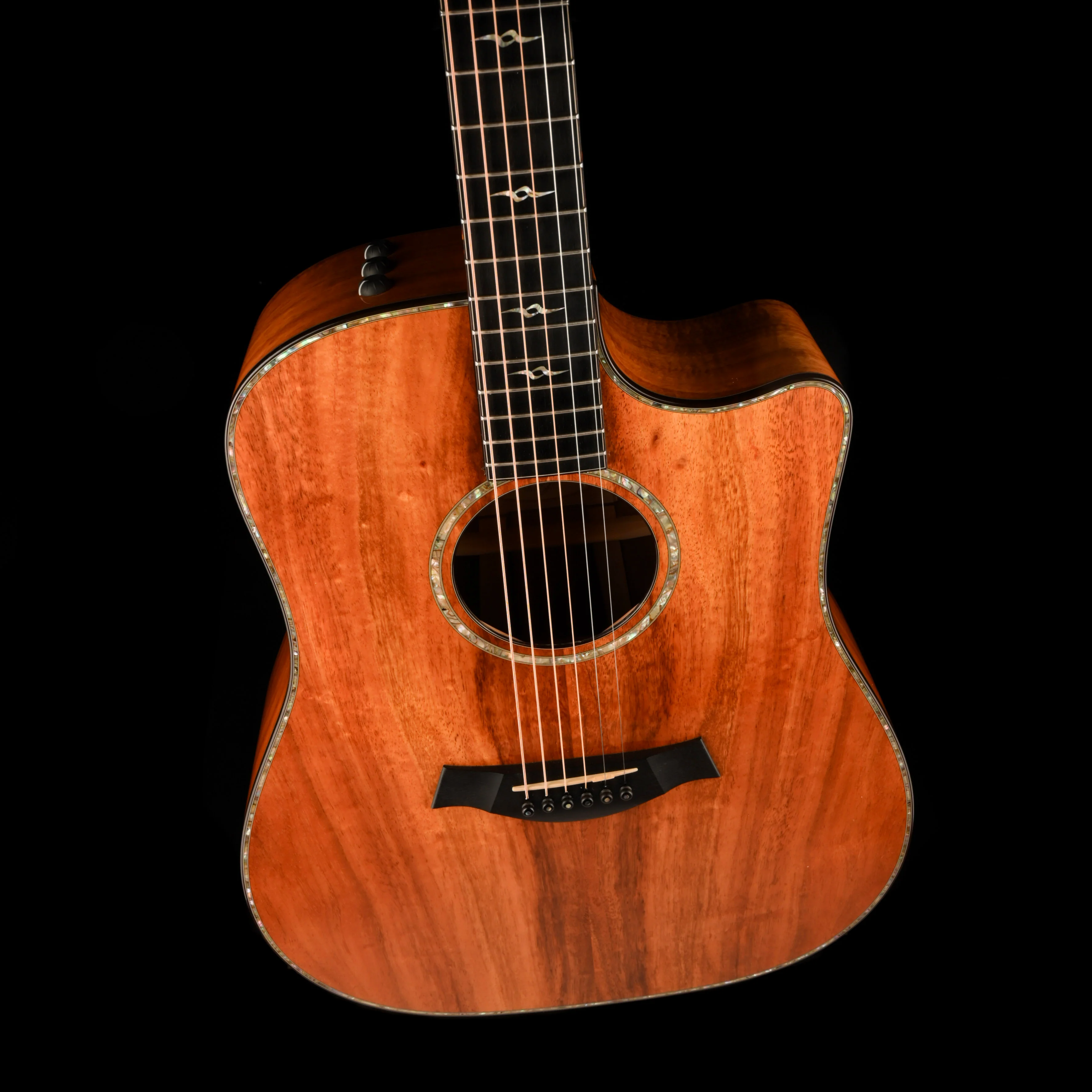 Pre Owned 2005 Taylor K-20ce Koa Natural Acoustic Electric Guitar With OHSC - Image 3