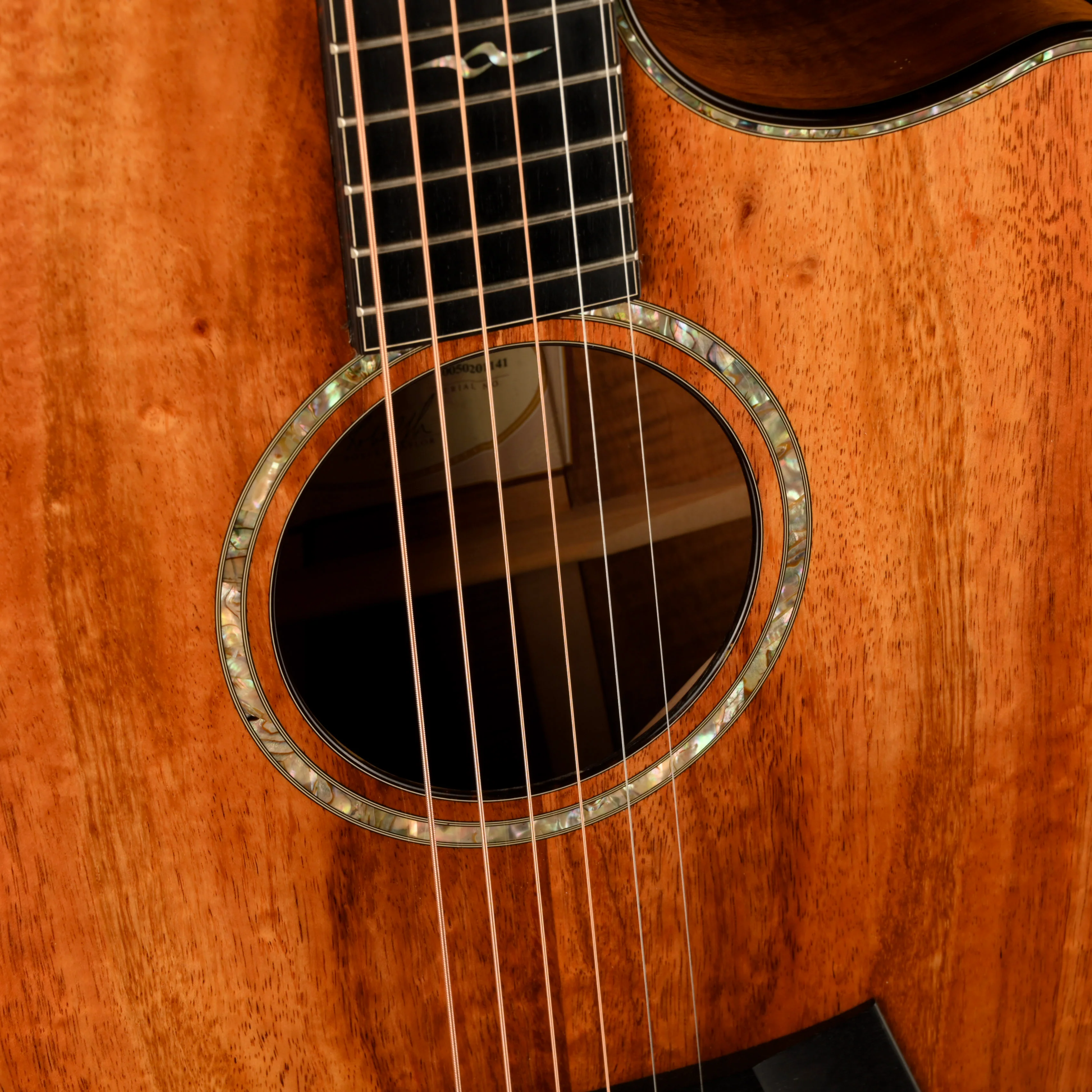 Pre Owned 2005 Taylor K-20ce Koa Natural Acoustic Electric Guitar With OHSC - Image 4