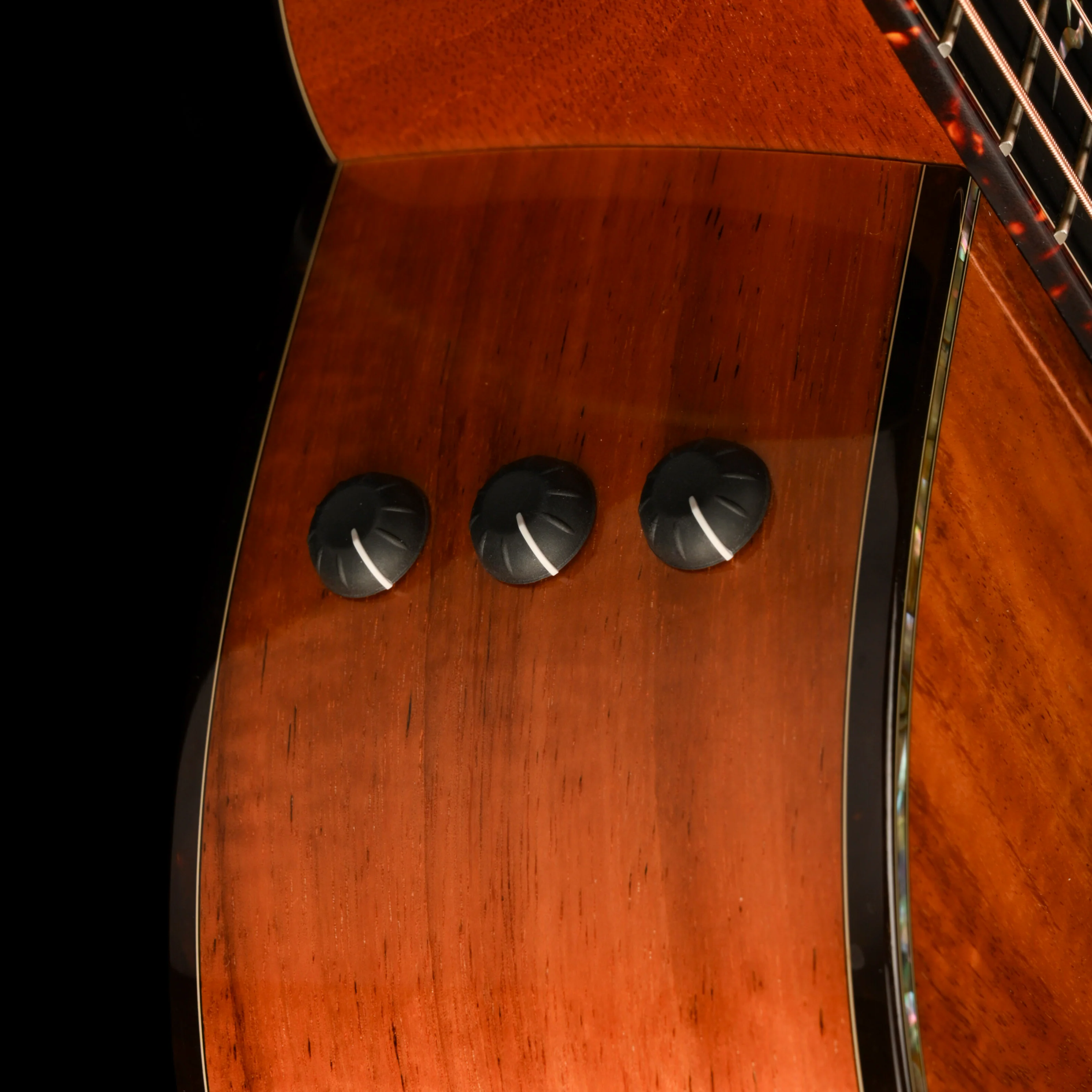Pre Owned 2005 Taylor K-20ce Koa Natural Acoustic Electric Guitar With OHSC - Image 7