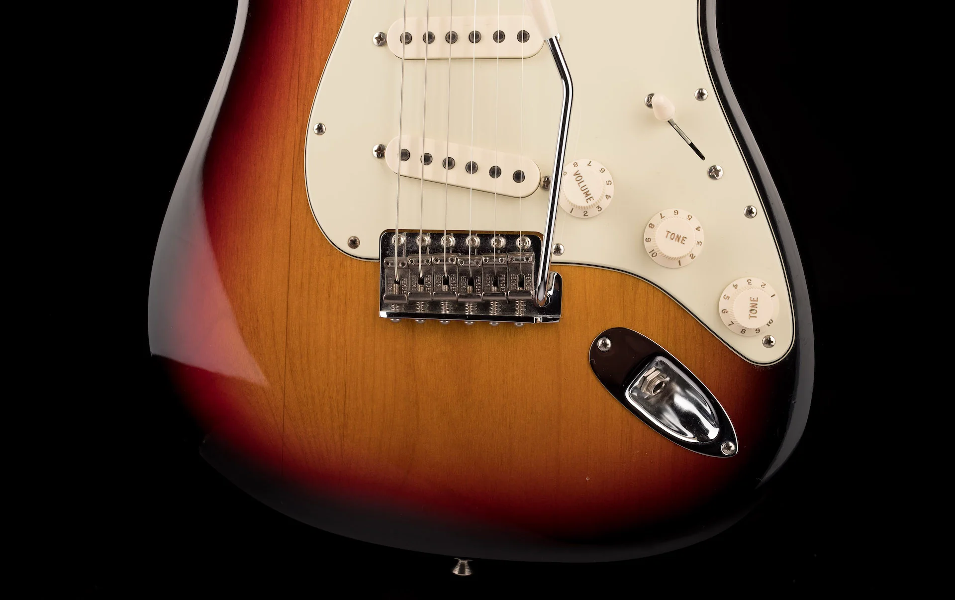 Pre Owned 2007 Fender '62 Hot Rod Reissue Stratocaster Sunburst With Arcane 61 Experience Pickups With OHSC - Image 5