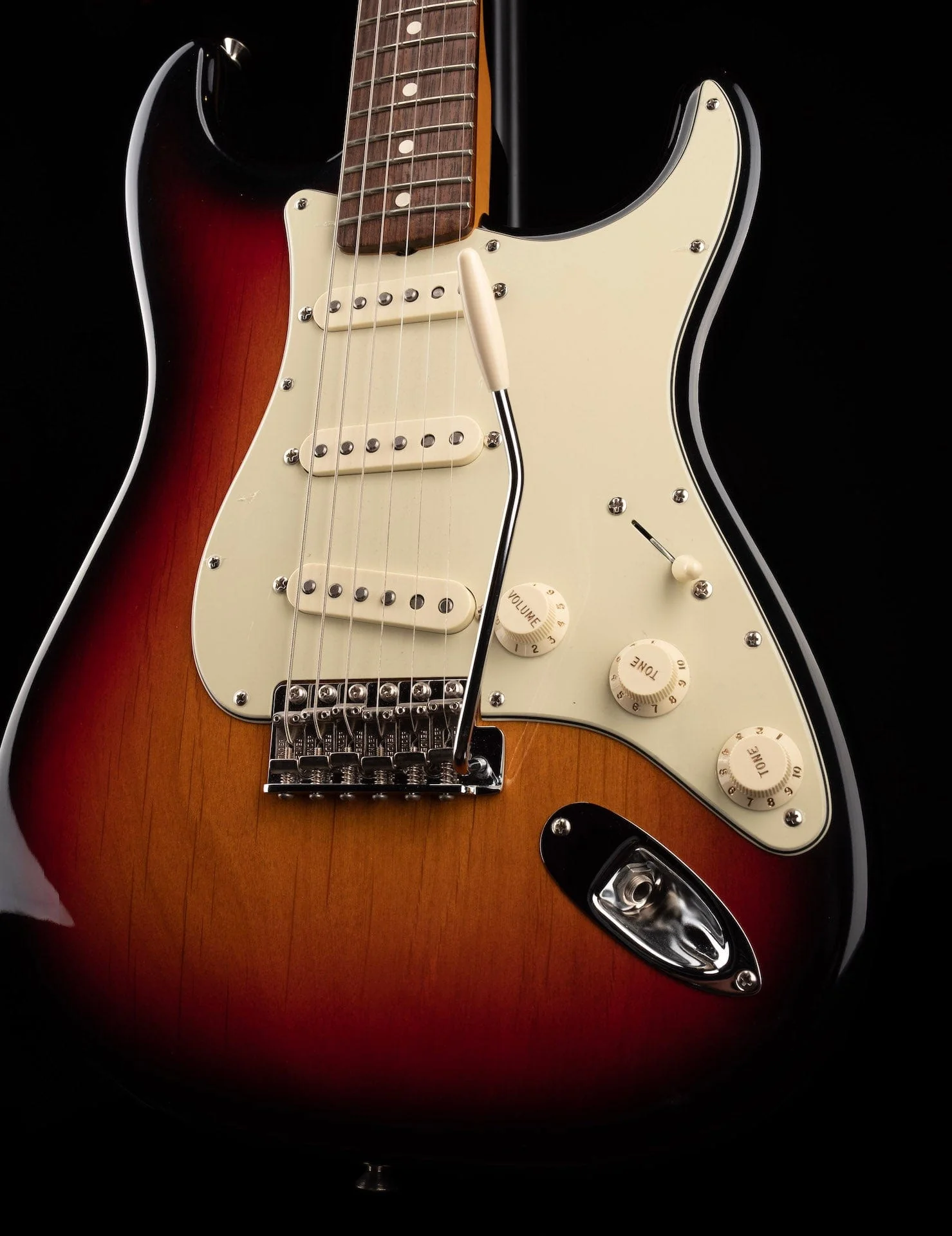 Pre-Owned '07 Fender American Vintage '62 Hot Rod Strat Sunburst With OHSC - Image 6