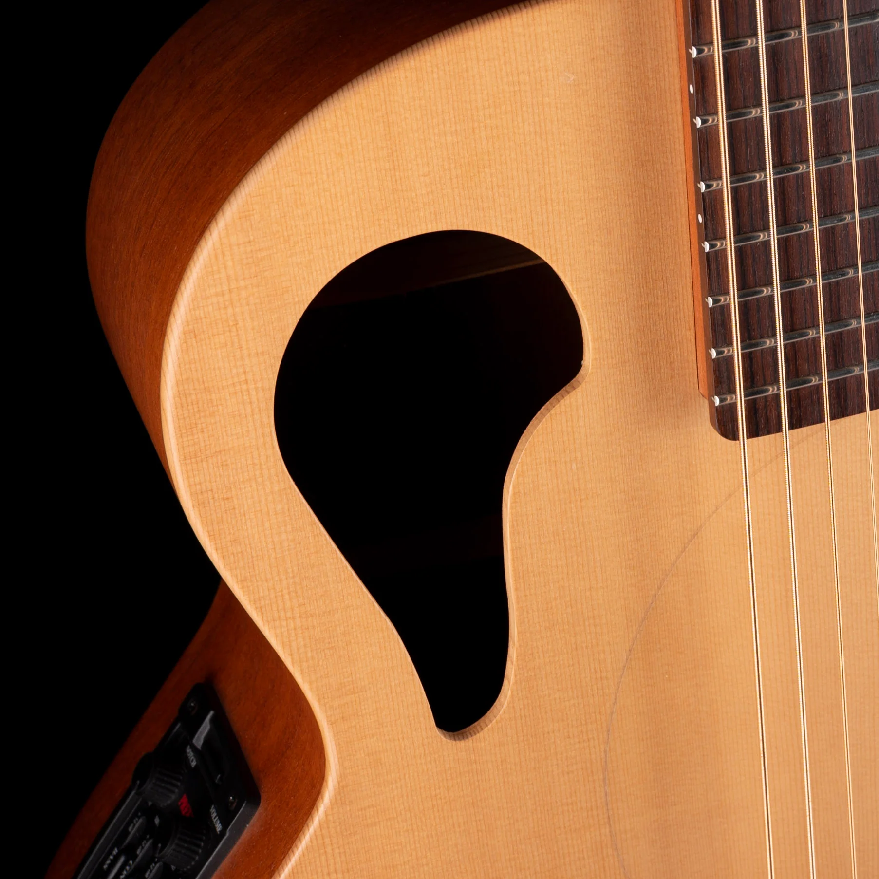 Pre Owned 2007 Tacoma Thunderhawk BM6C Baritone Acoustic Electric Guitar Natural With OHSC - Image 3