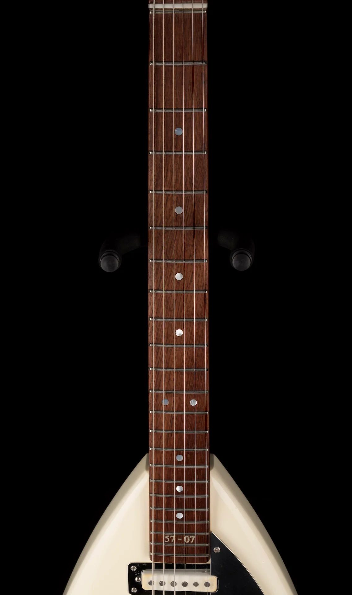 Pre Owned 2007 Vox Custom Shop White Teardrop 57-07 Model - 570768 - Image 10