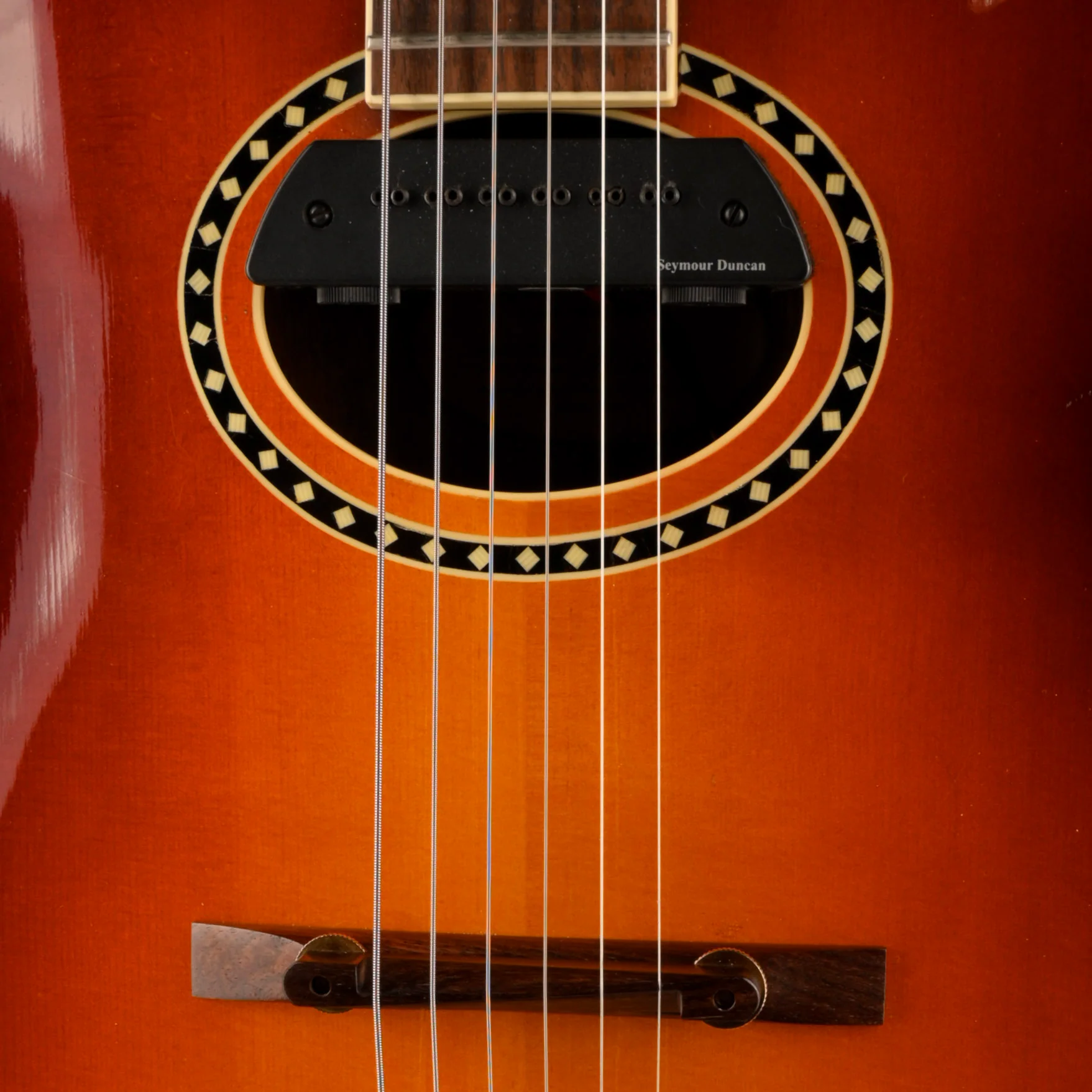 Pre Owned 2008 Eastman AR604-CS Sunburst Duncan MIC MAG Pickup Acoustic W/ OHSC - Image 5