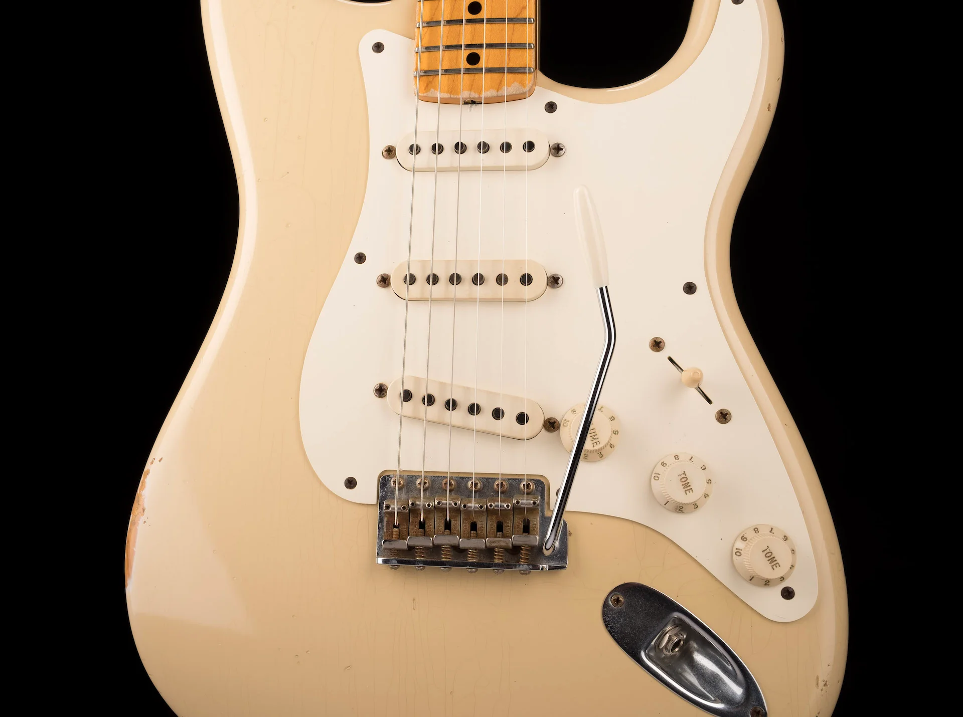 Pre Owned 2009 Fender Custom Shop ‘56 Relic Stratocaster Desert Sand Maple Neck With OHSC - Image 6