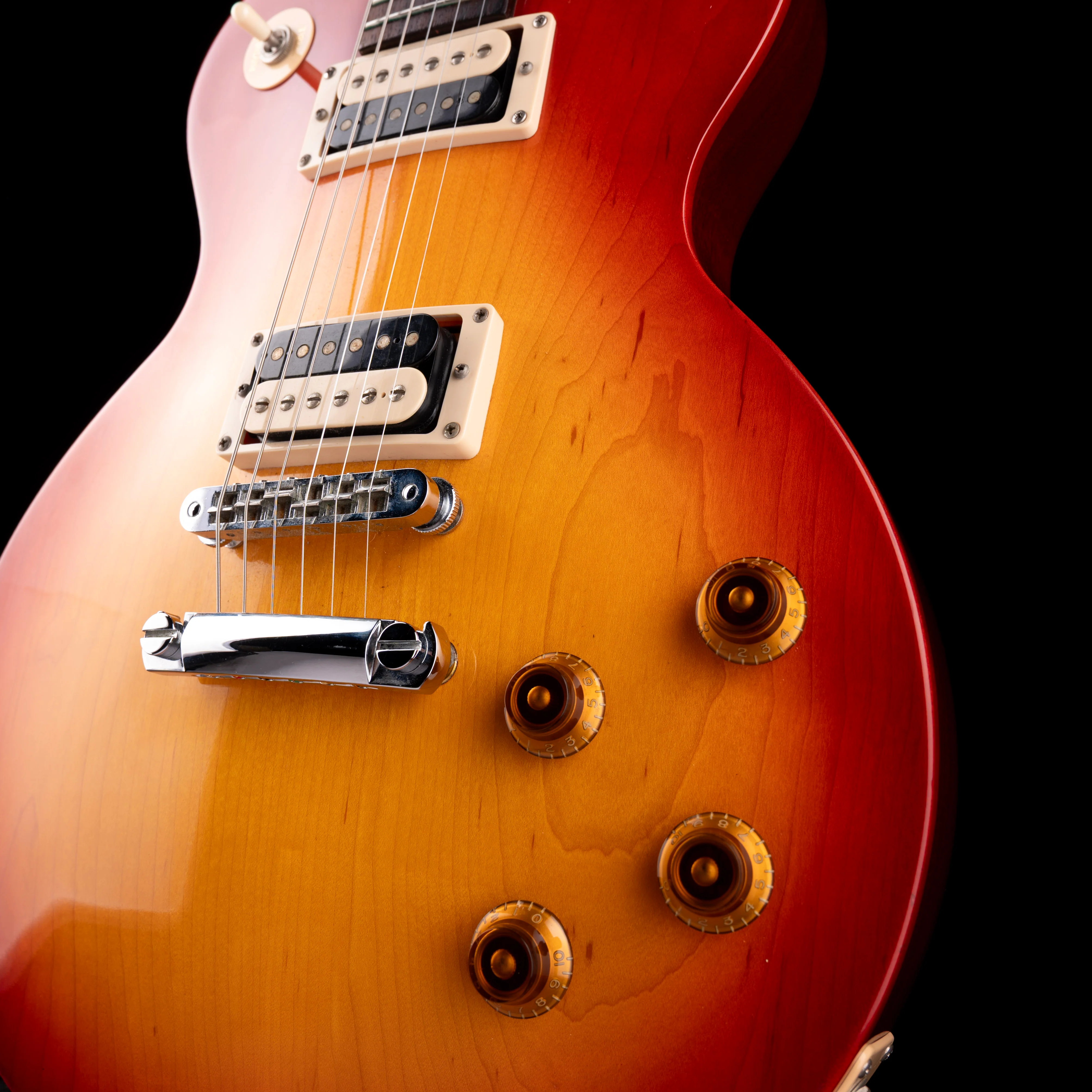 Pre Owned 2010 Gibson Les Paul Studio Deluxe Cherry Burst With OHSC - Image 5