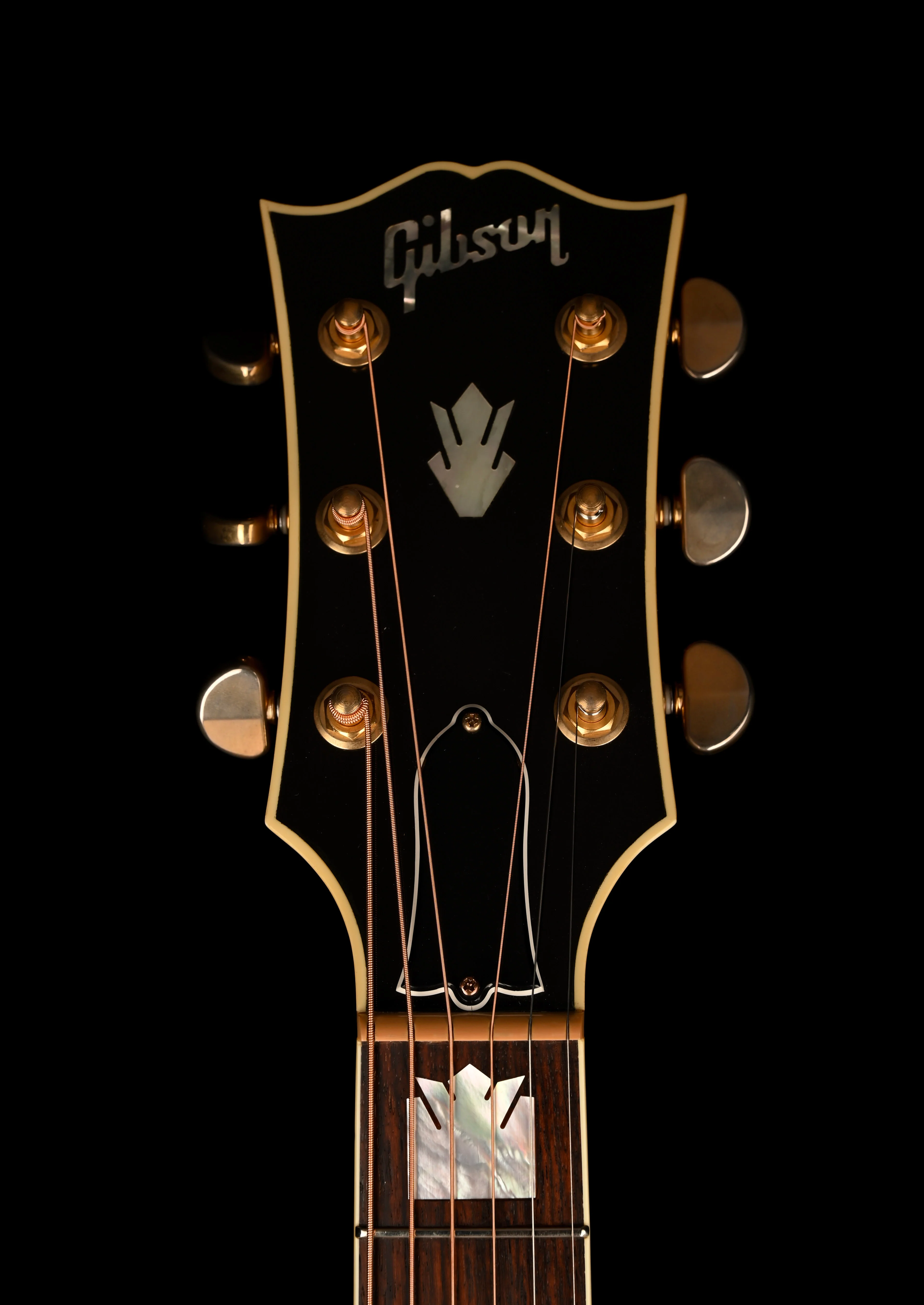 Pre Owned 2014 Gibson SJ-200 Standard Natural Acoustic Guitar With Fishman Pickup With OHSC - Image 17