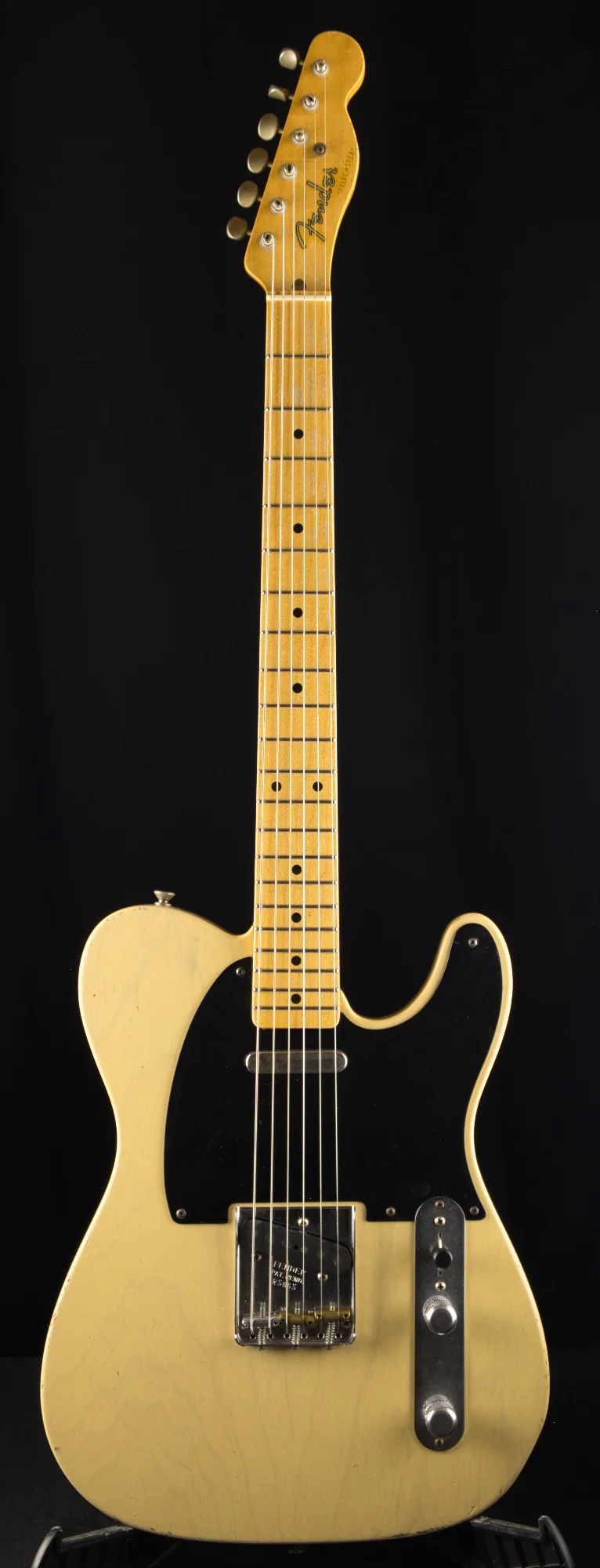 Pre Owned '06 Fender Custom Shop '52 Telecaster Relic Honey Blonde W/ OHSC - Image 2