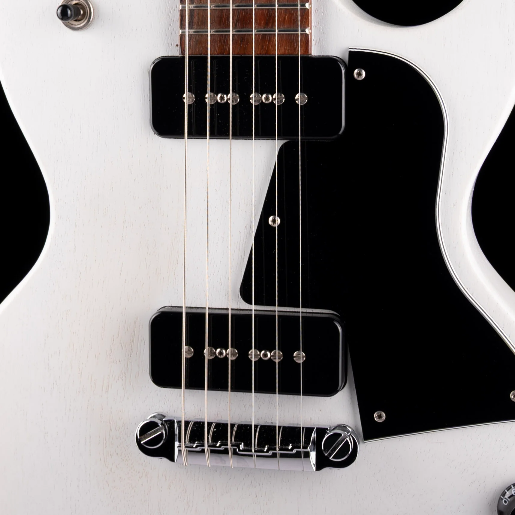 Pre Owned 2020 Gibson Les Paul Special Tribute P-90 Worn White Satin Electric Guitar With Gig Bag - Image 4