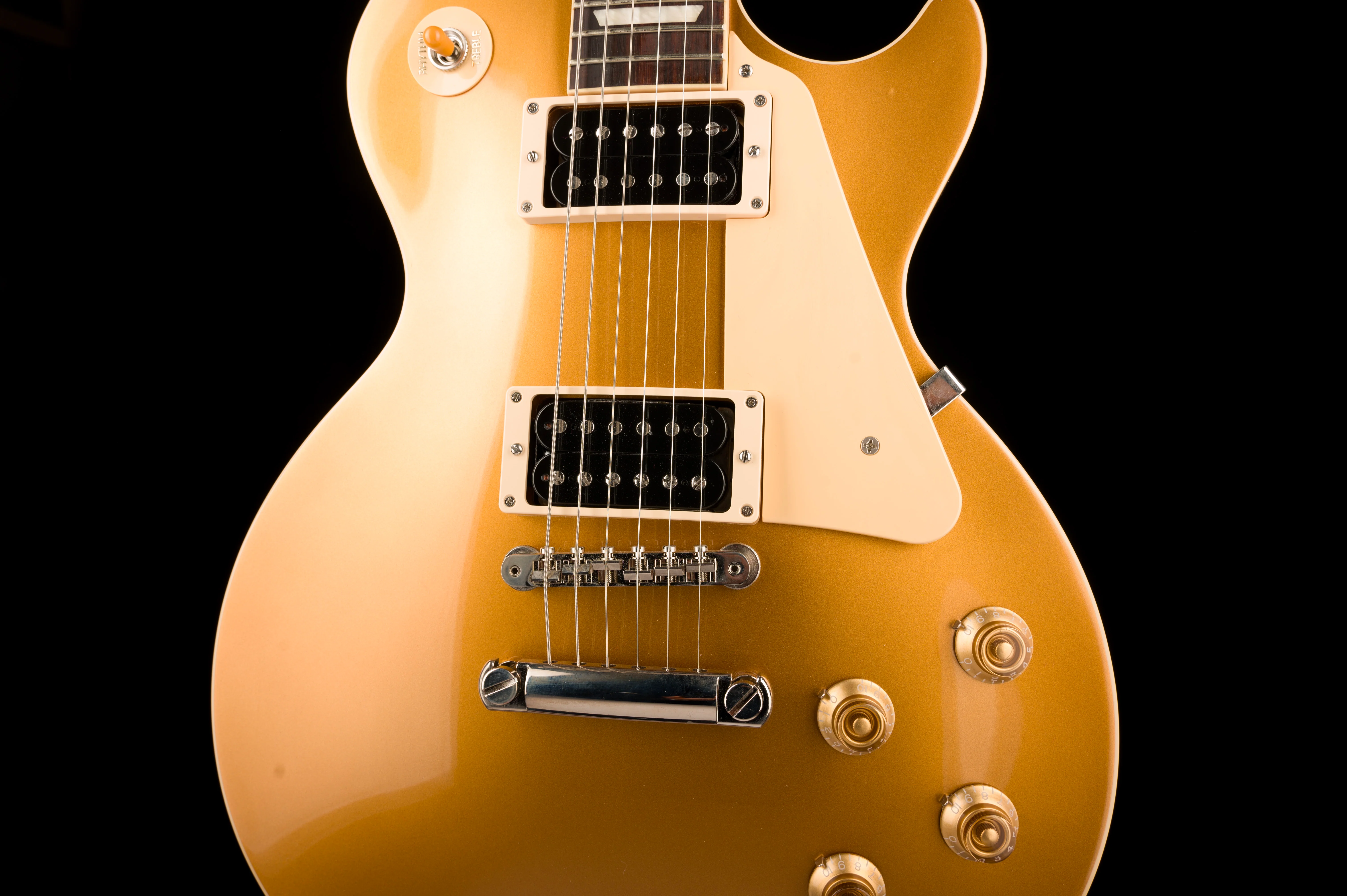 Pre Owned 2021 Gibson Les Paul Standard Gold Top With OHSC - Image 6