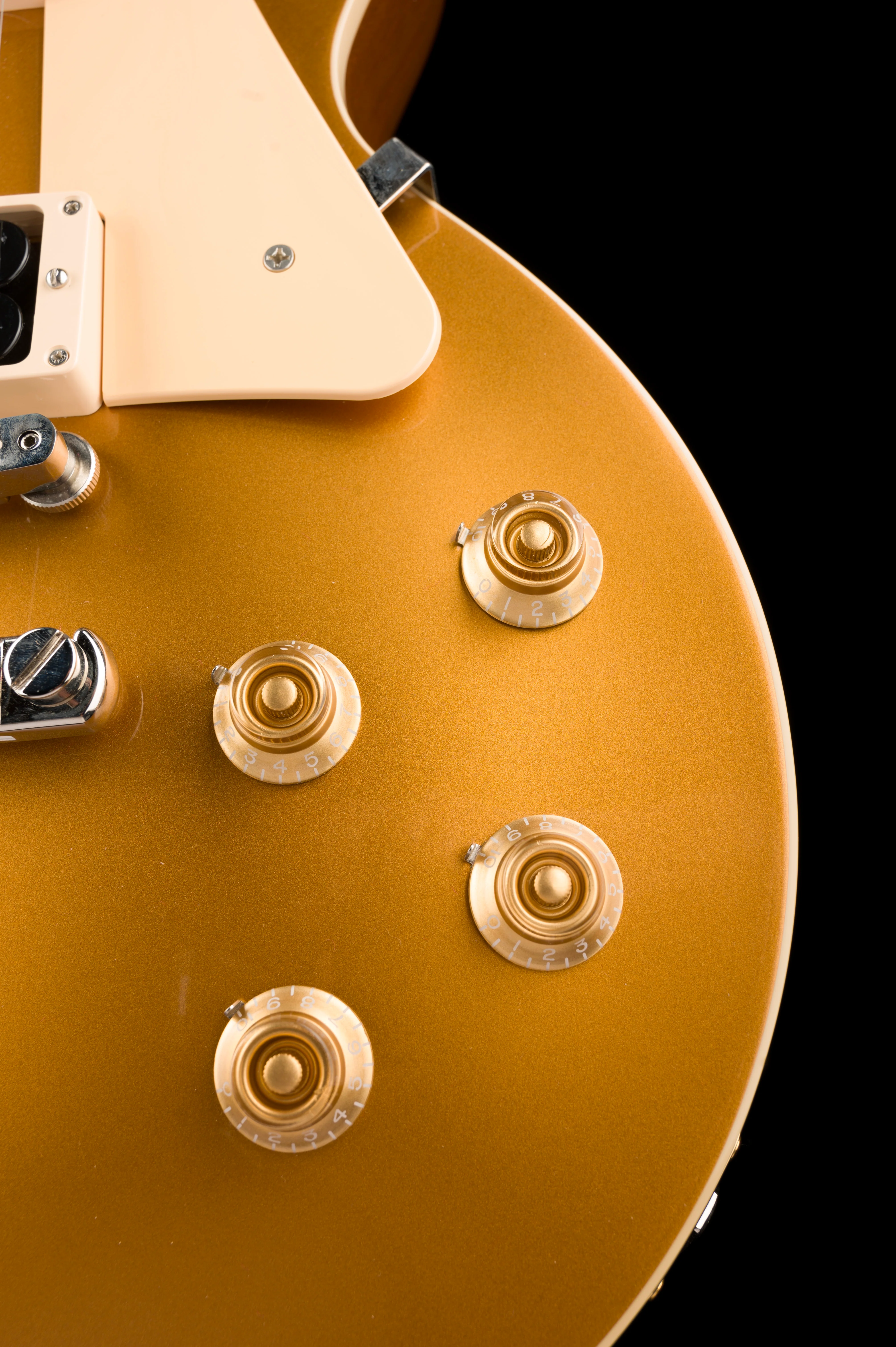 Pre Owned 2021 Gibson Les Paul Standard Gold Top With OHSC - Image 8
