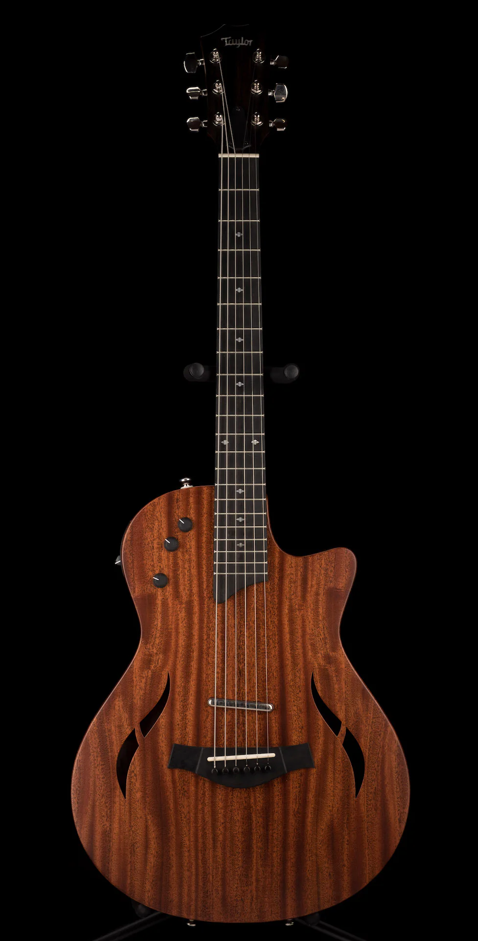 Pre Owned 2022 Taylor T5Z Classic Mahogany Natural With Gig Bag - Image 2