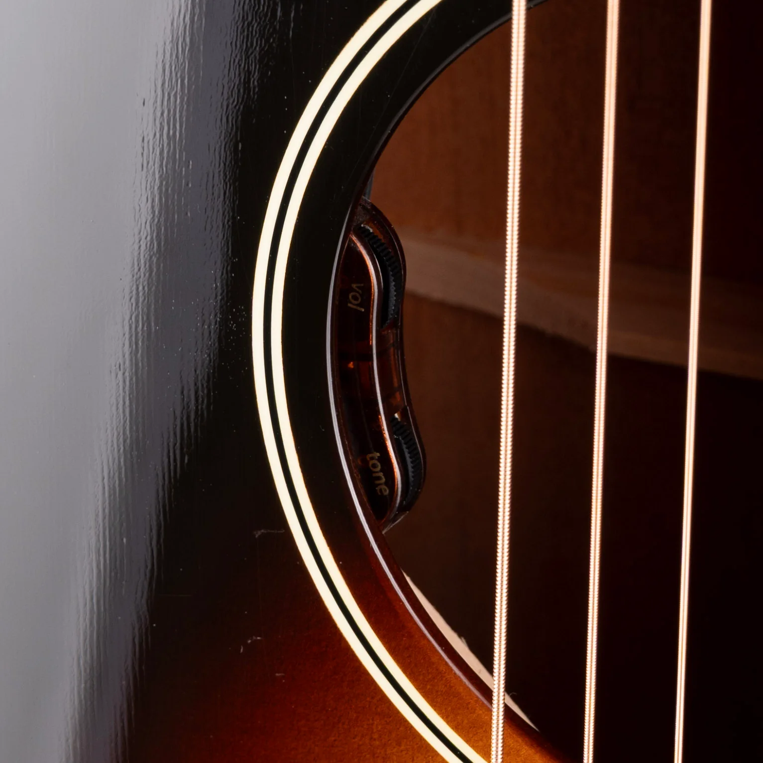 Pre Owned 2025 Gibson L-00 Original Sunburst Acoustic Guitar With OHSC - Image 5