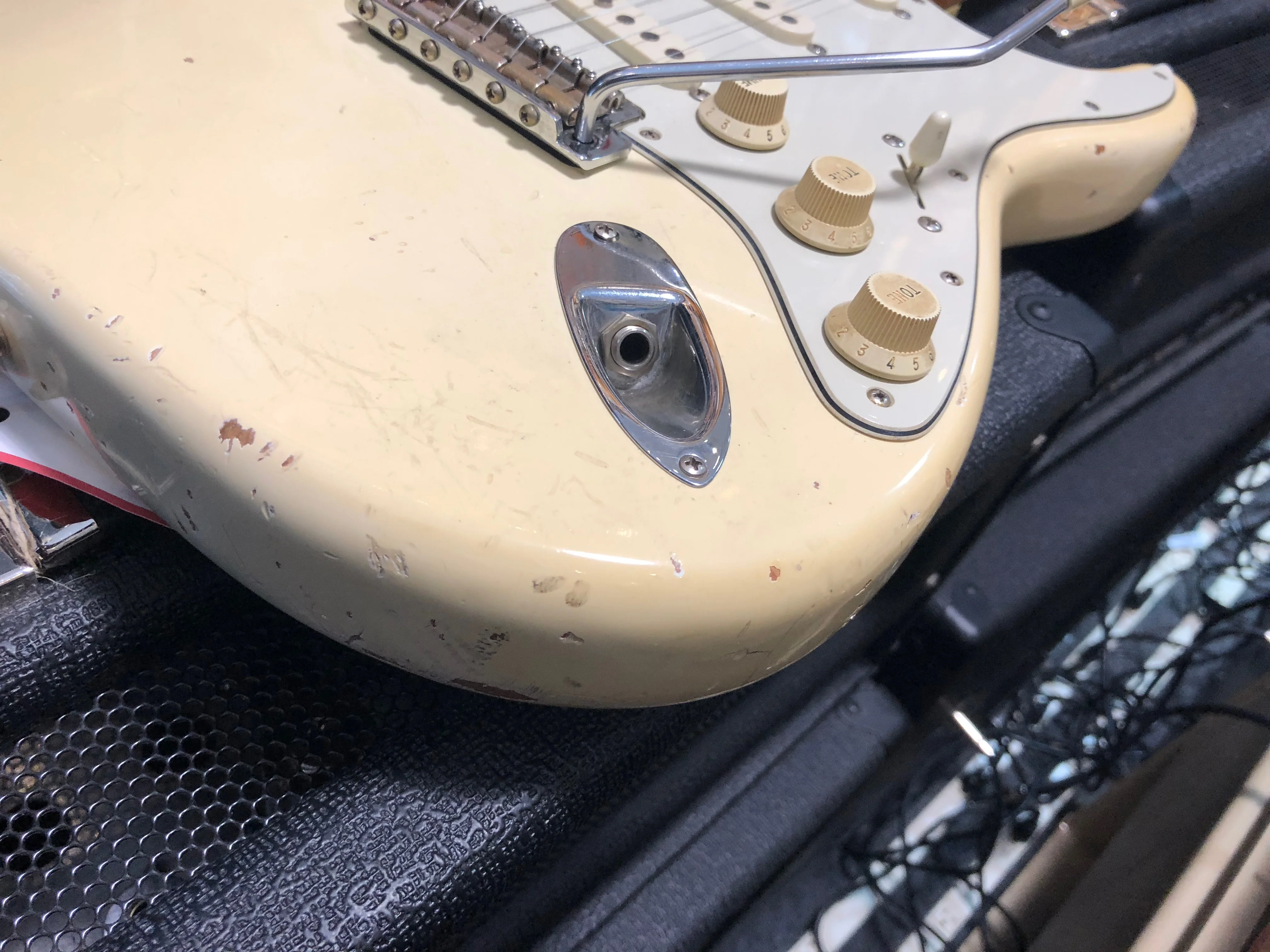 Pre Owned '98 Fender Custom Shop Vince Cunetto Era Relic Stratocaster Olympic White - Image 13